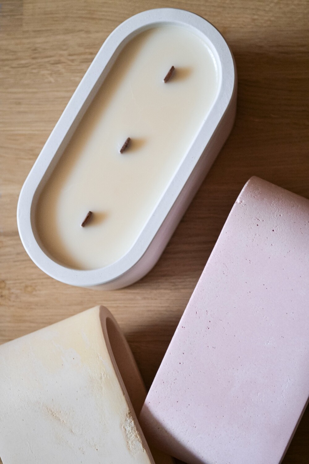 Trijų dagčių betoninė žvakė