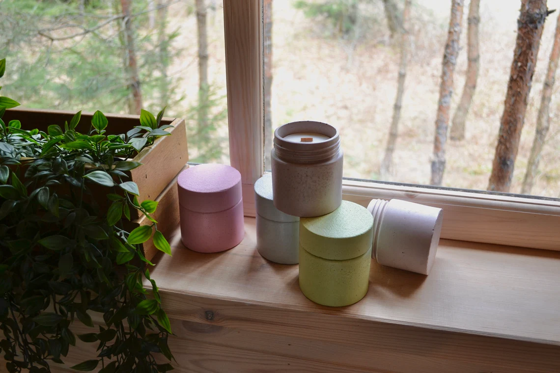 Betoninė sojų vaško žvakė su dangteliu JAR