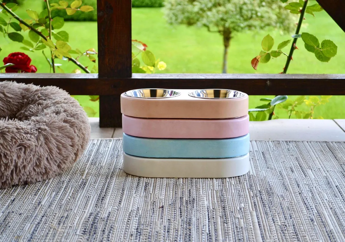 Dvigubas betono dubenėlis mažiems šunims ir katėms