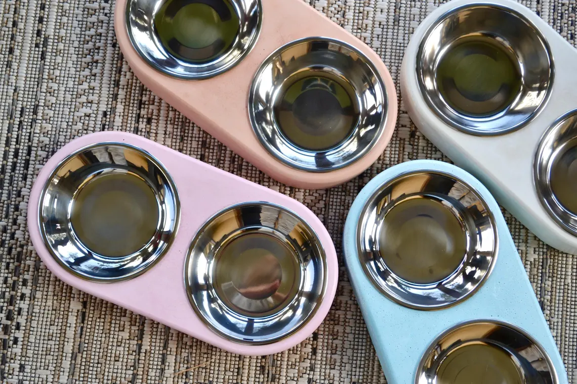 Dvigubas betono dubenėlis mažiems šunims ir katėms