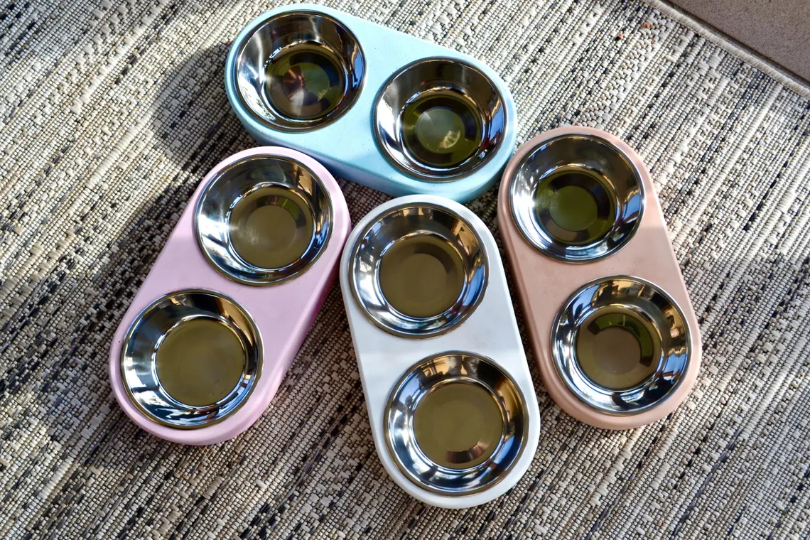 Dvigubas betono dubenėlis mažiems šunims ir katėms