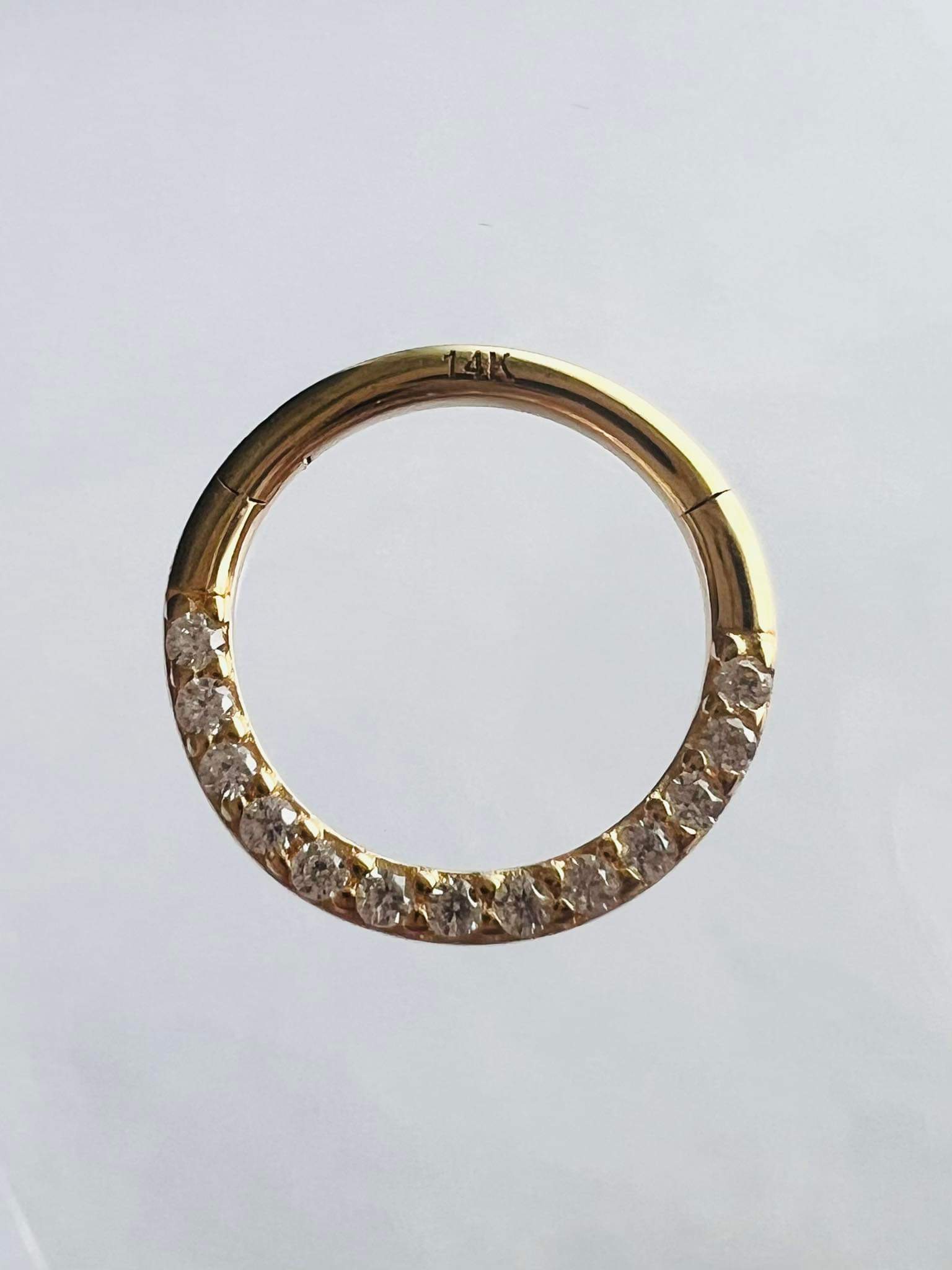 Segment ring van 14 Kt. goud met vast segment en kristallen 
