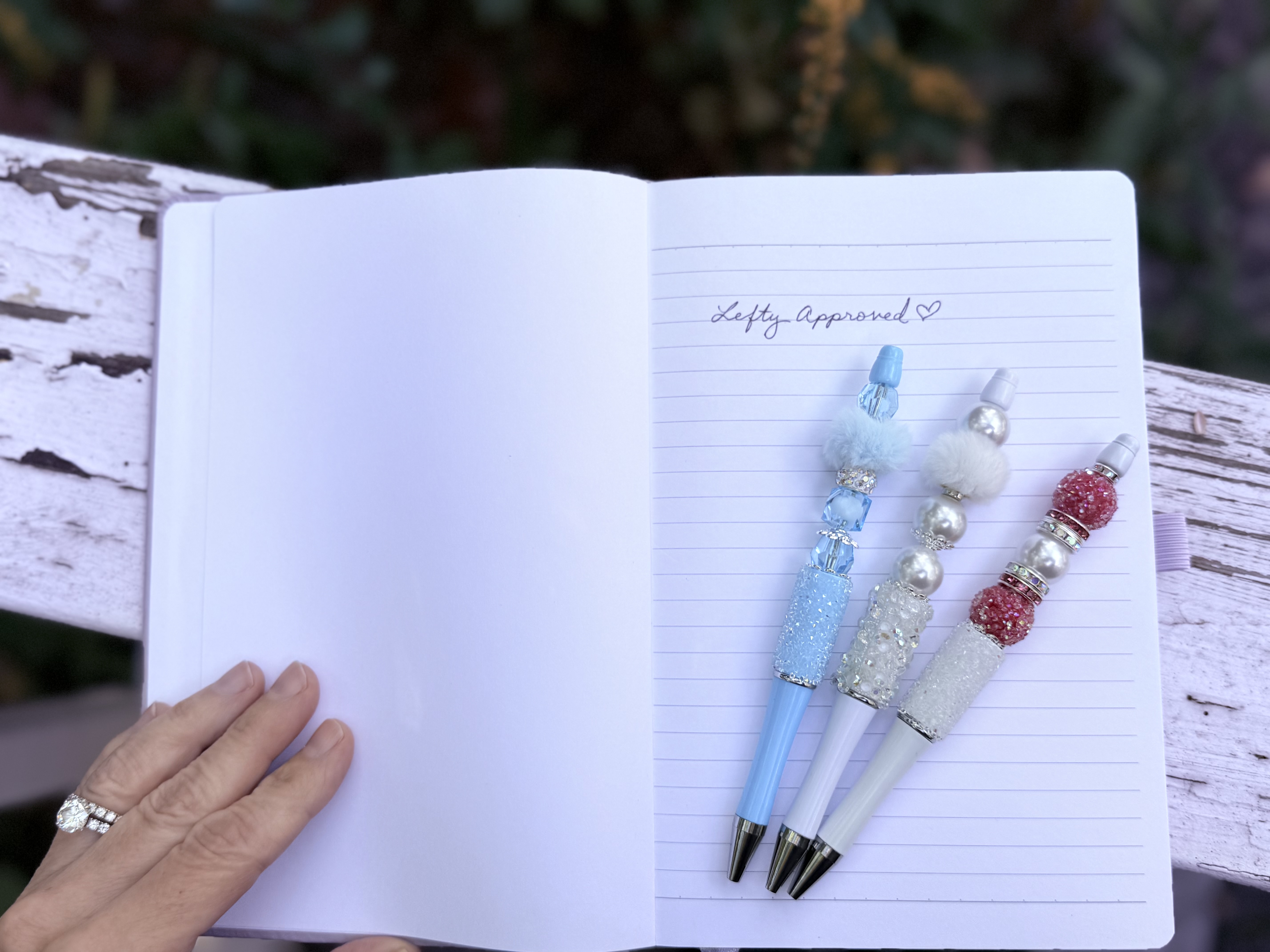 Winter Vibes Beaded Pen Set – Snowy, Candy Cane & Icy Winter