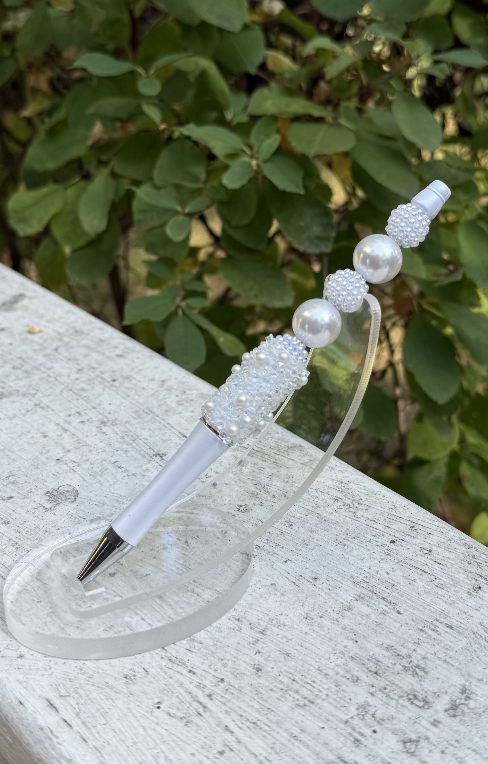 Elegant White Pearl Pen for Winter, Weddings, or Bridal Shower Gifts 