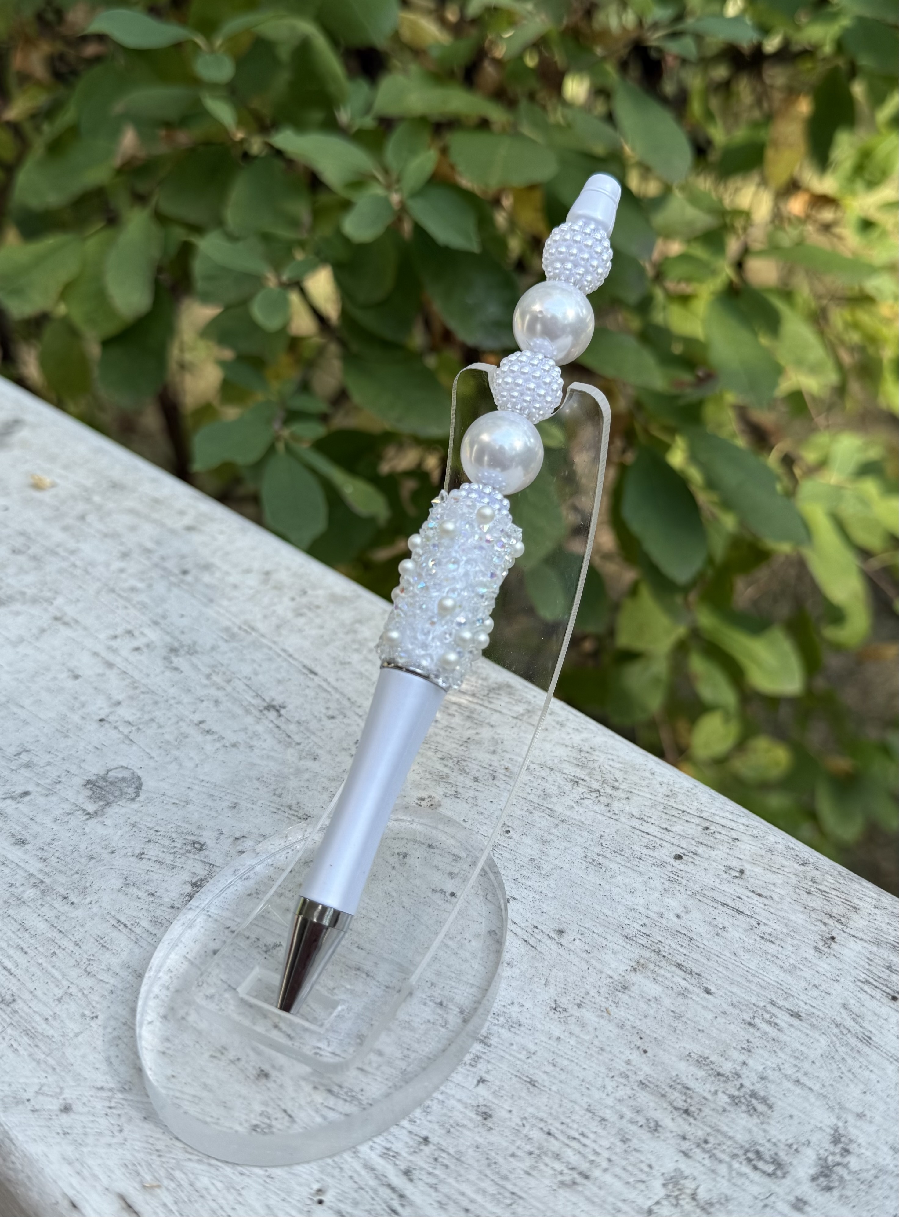 Elegant White Pearl Pen for Winter, Weddings, or Bridal Shower Gifts 