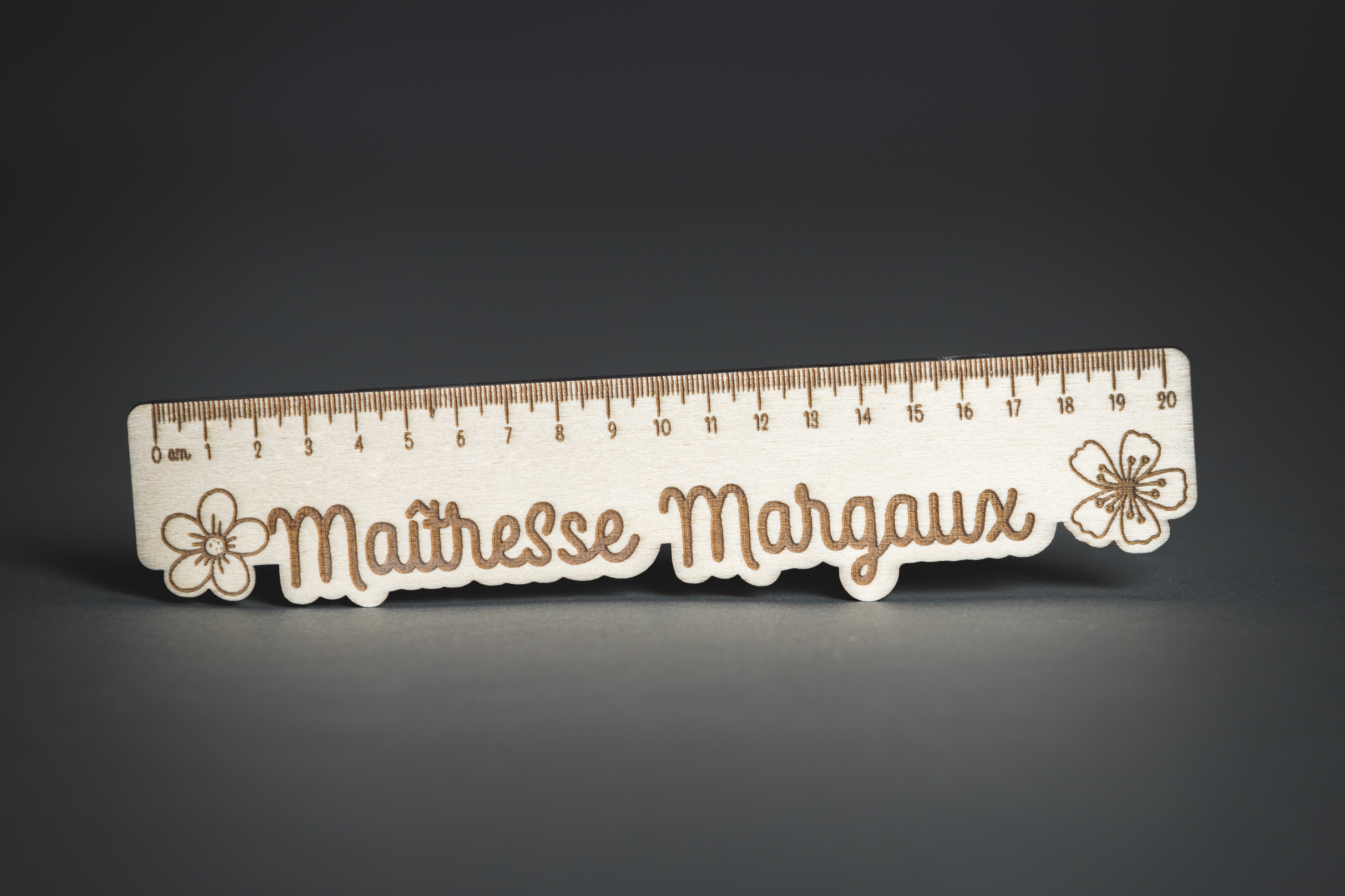 Règle cadeau maitresse