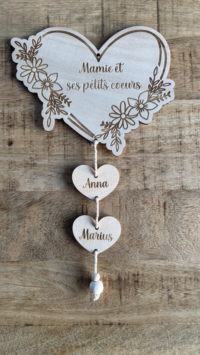 Suspension Mamie et ses petits coeurs