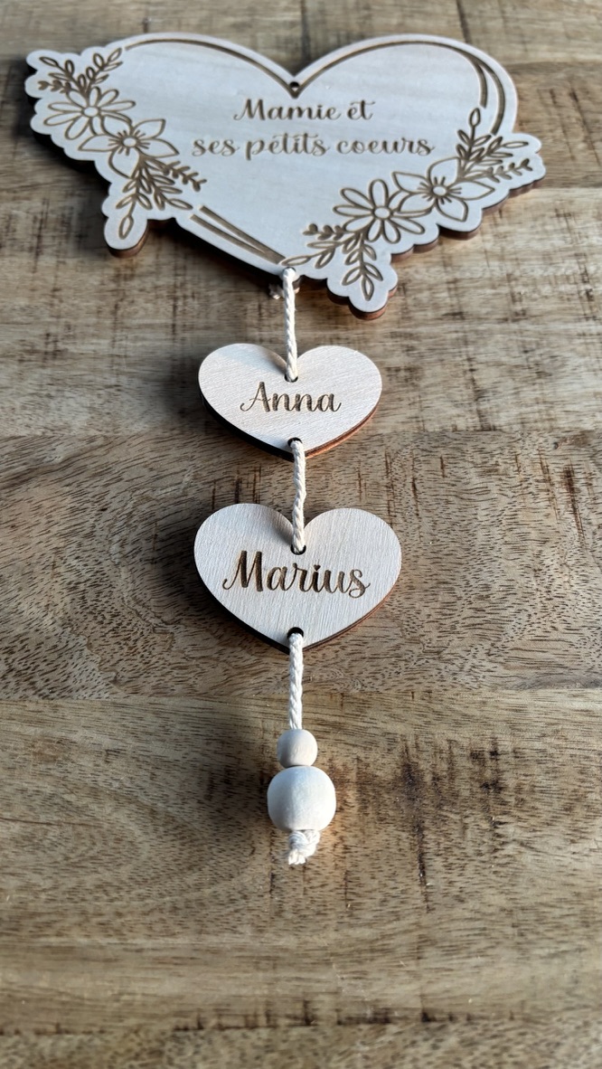 Suspension Mamie et ses petits coeurs