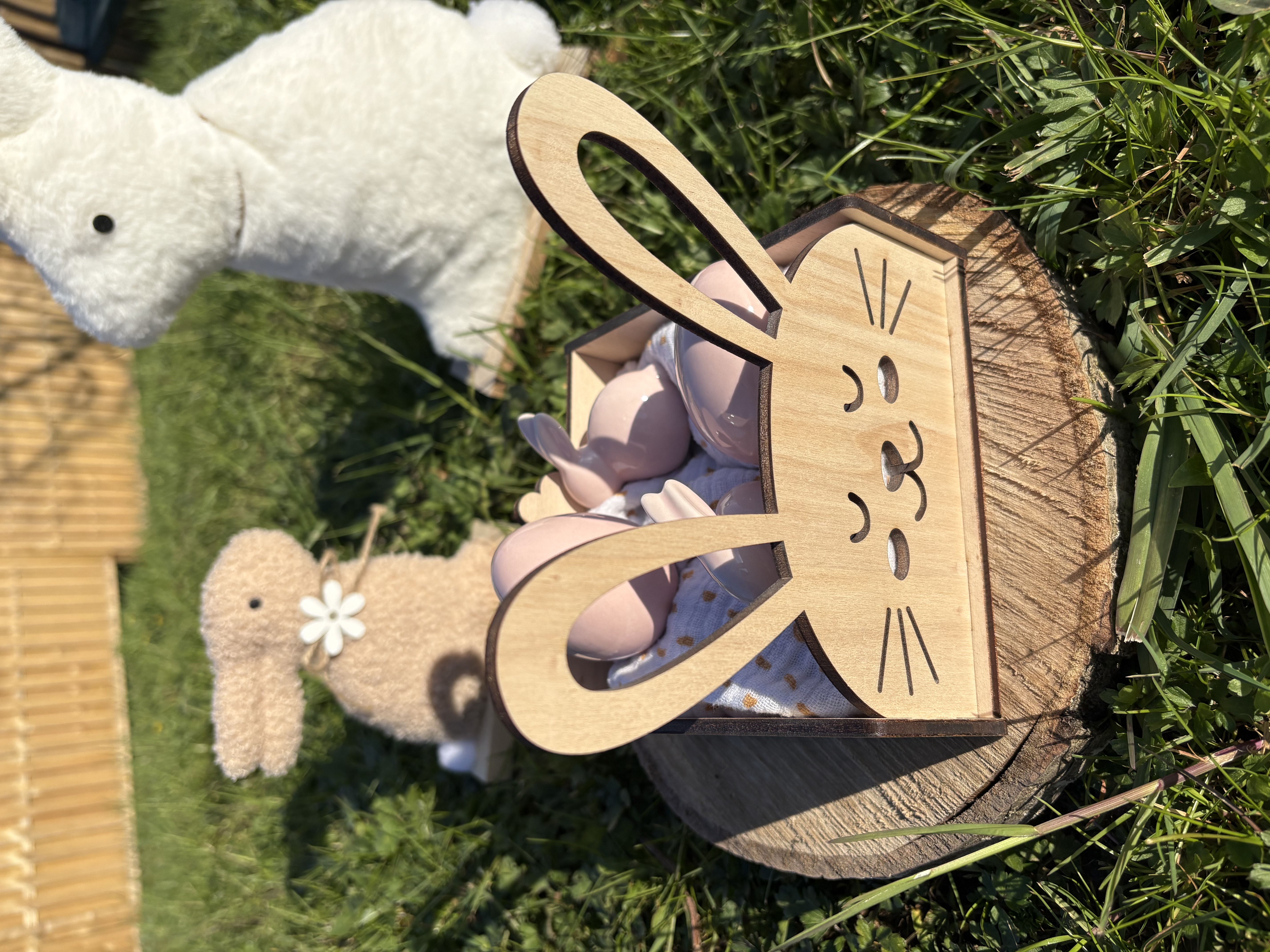 Boîte en bois en forme de lapin