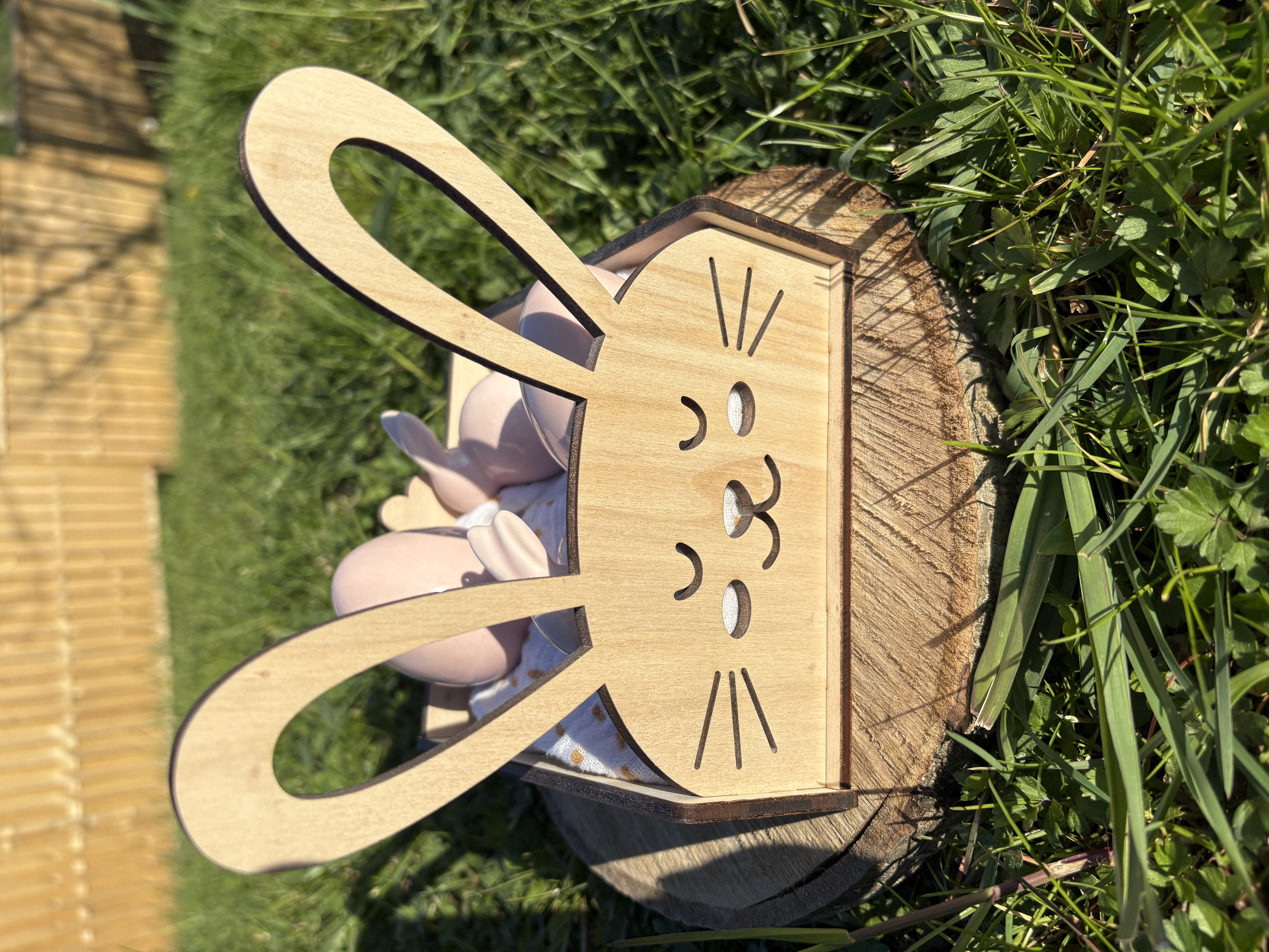 Boîte en bois en forme de lapin