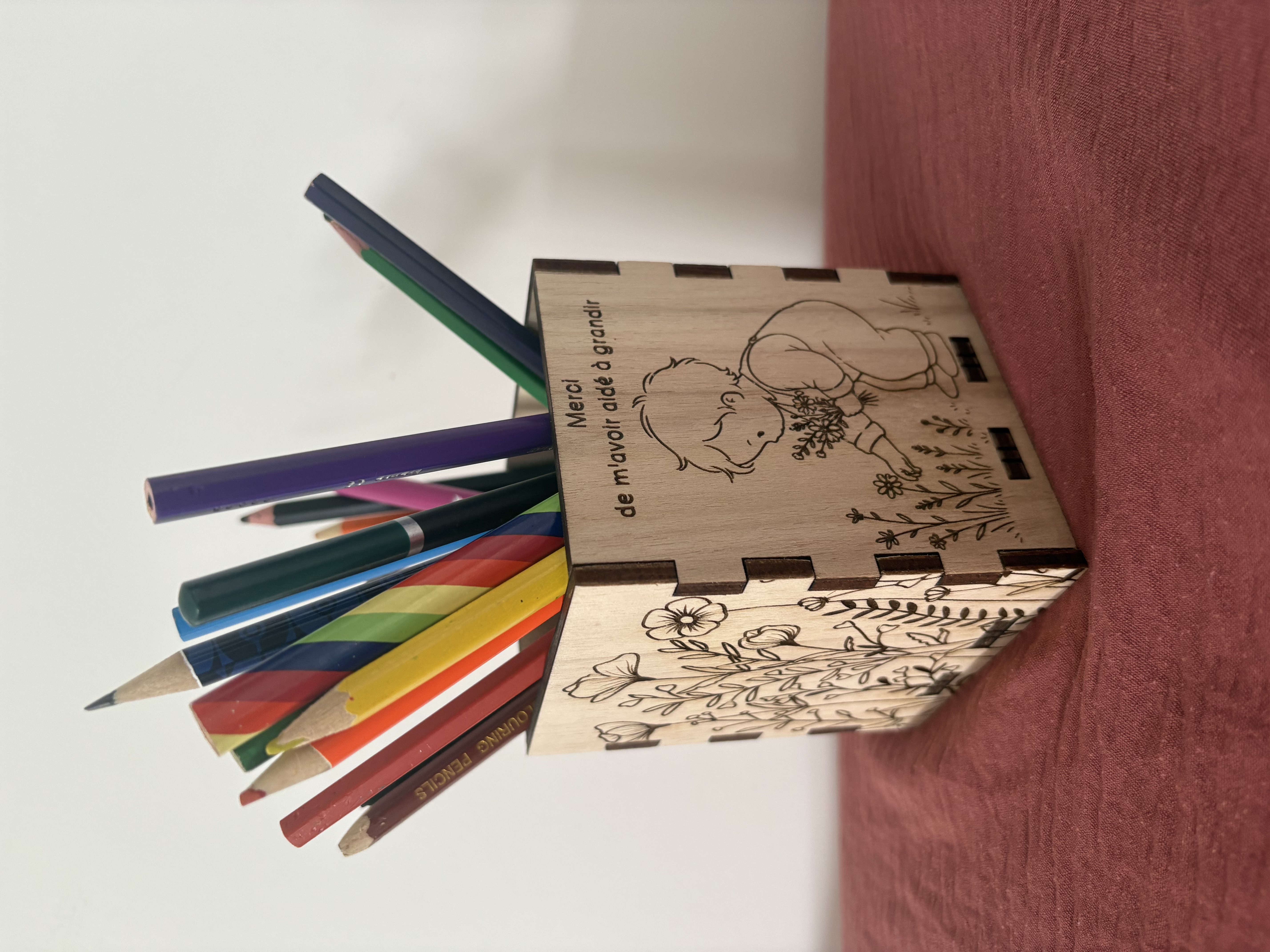 Pot à crayon Maîtresse/ maître / nounou...