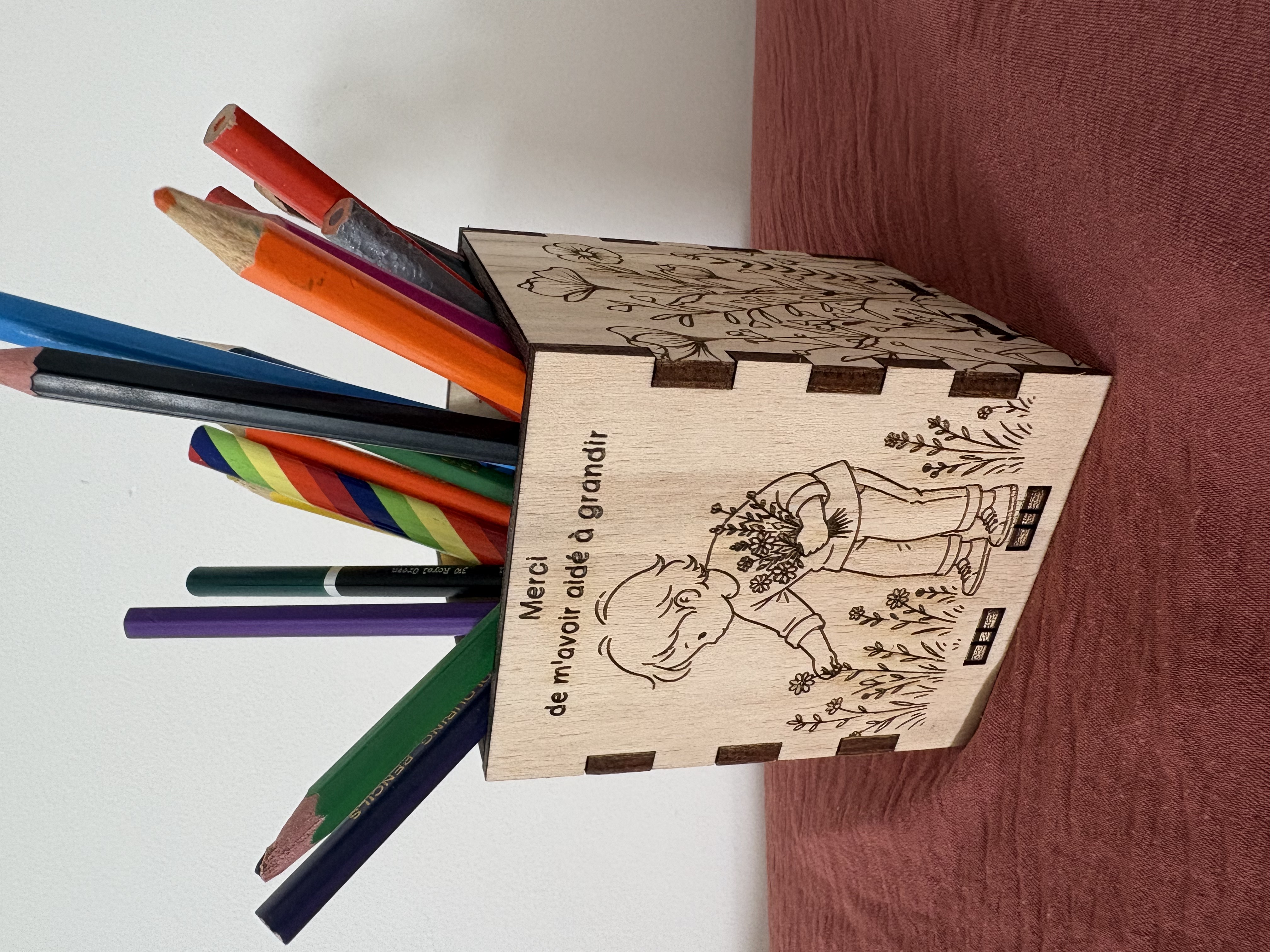 Pot à crayon Maîtresse/ maître / nounou...