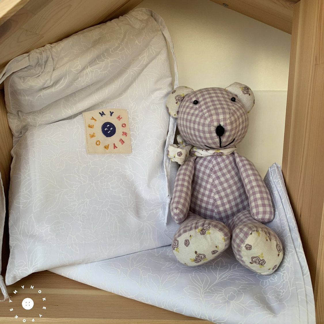 Snowy White Crib Bedding Set