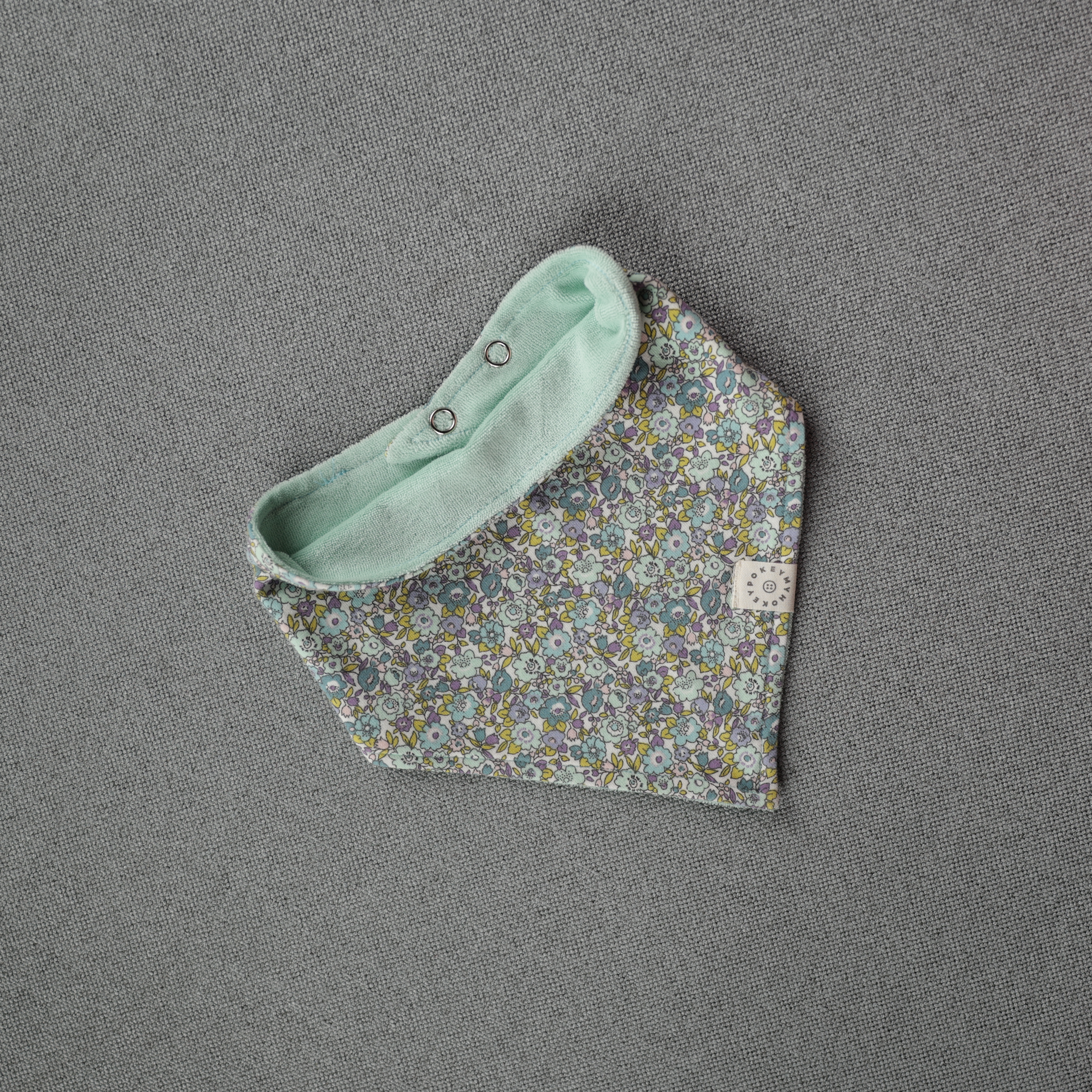 Light Ocean Blue & Green Bloom Bib Set