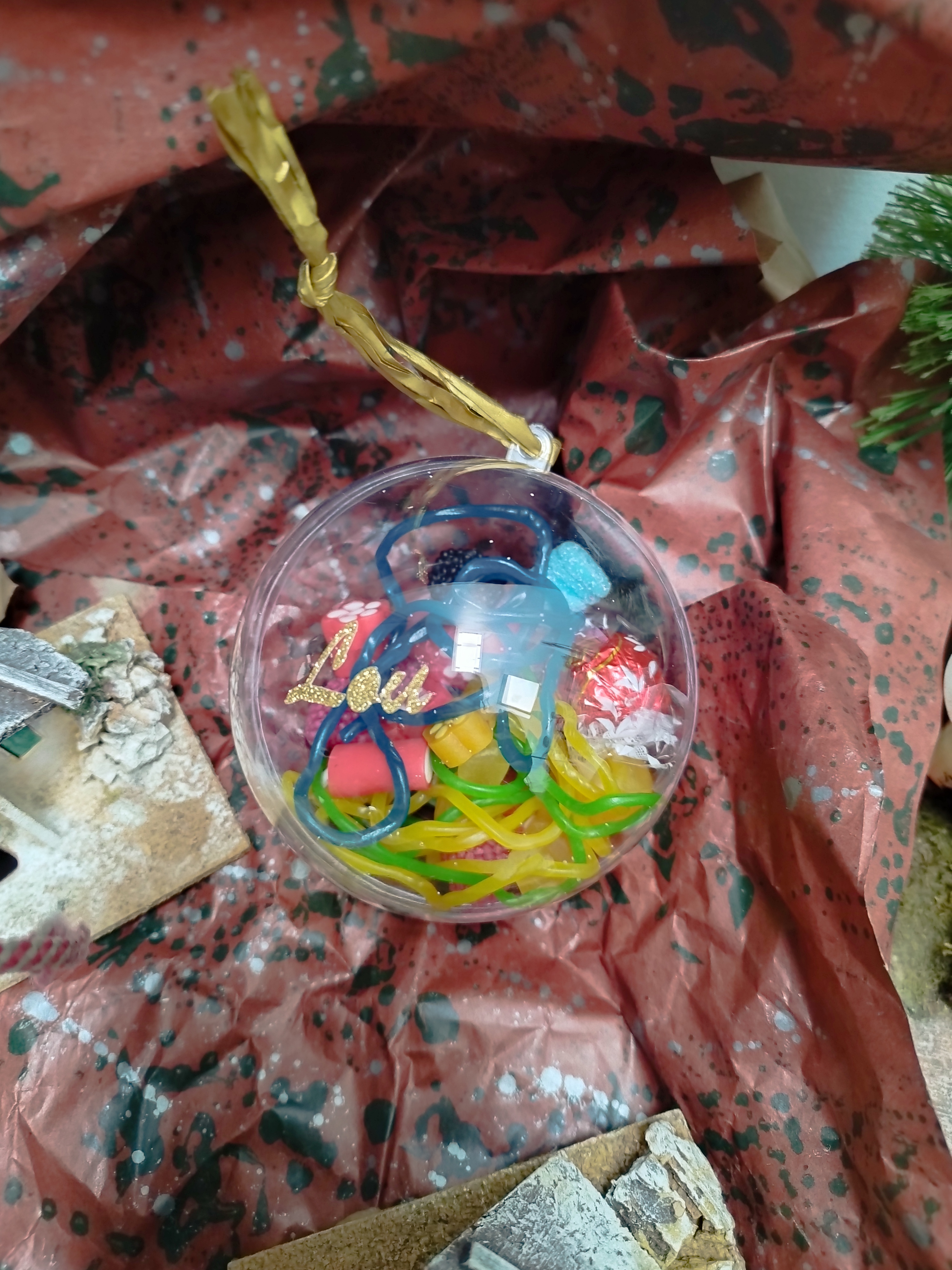 Boule de Noël à remplir et à personnaliser avec un prénom 