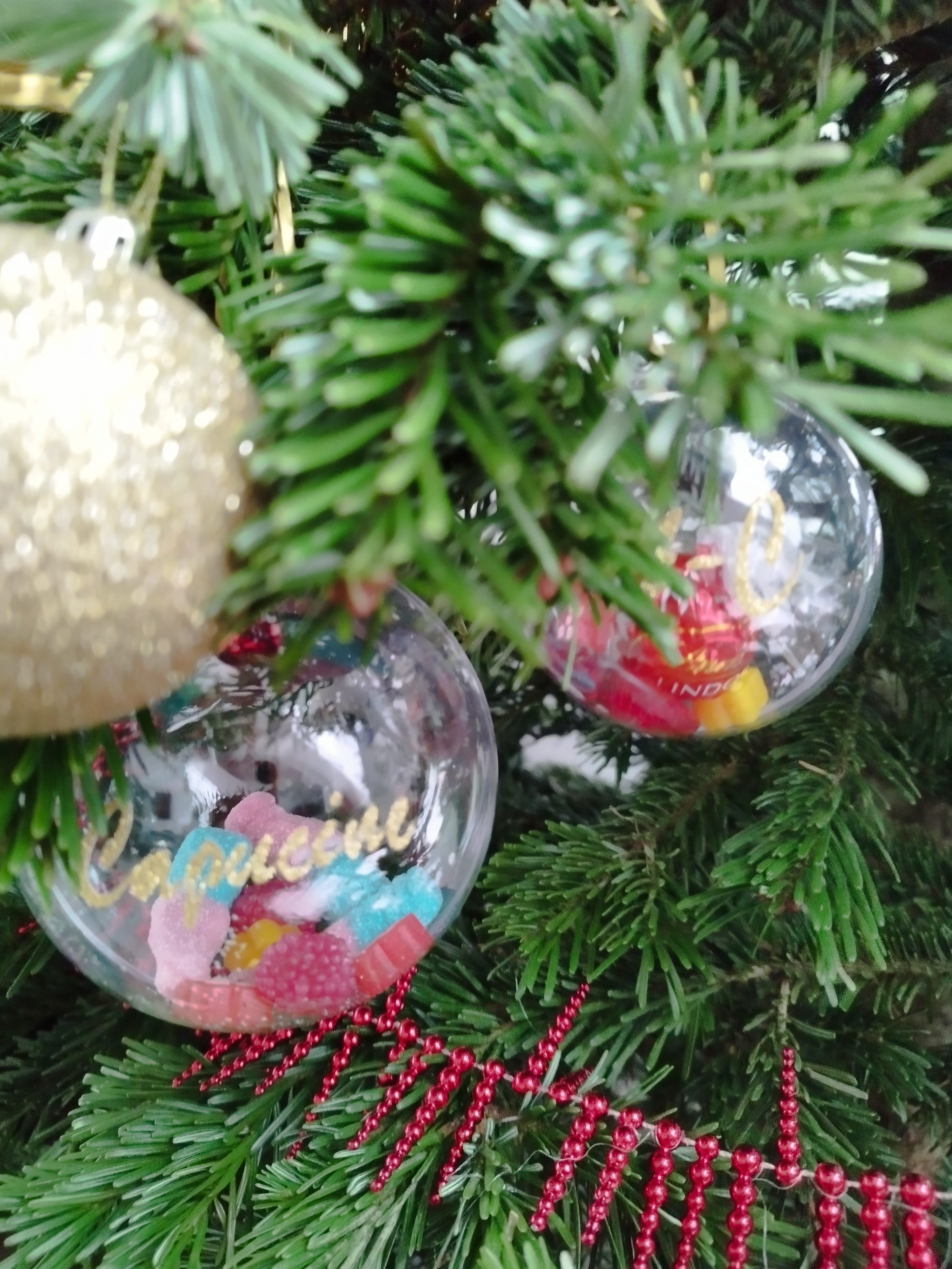 Boule de Noël à remplir et à personnaliser avec un prénom 