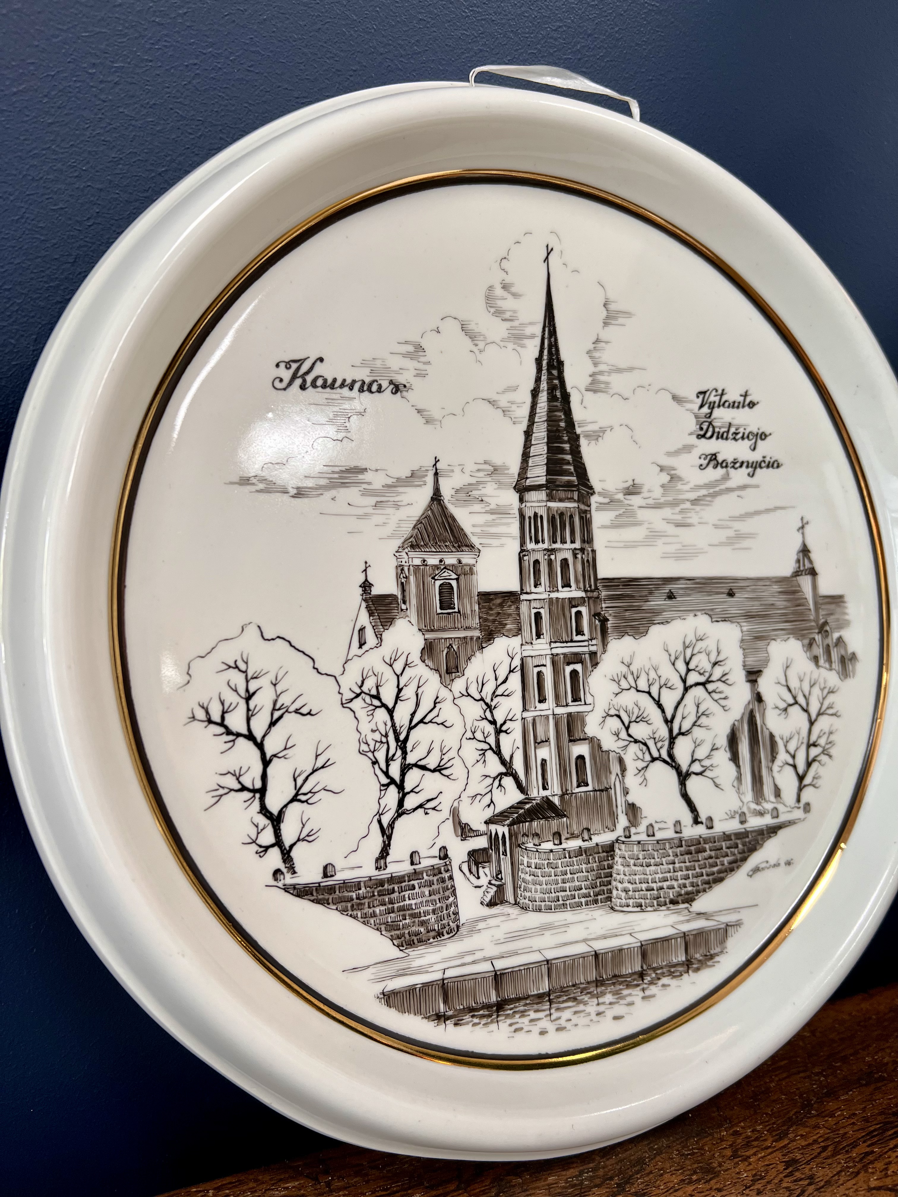 Porcelianinė pakabinama lėkštė "Kaunas"