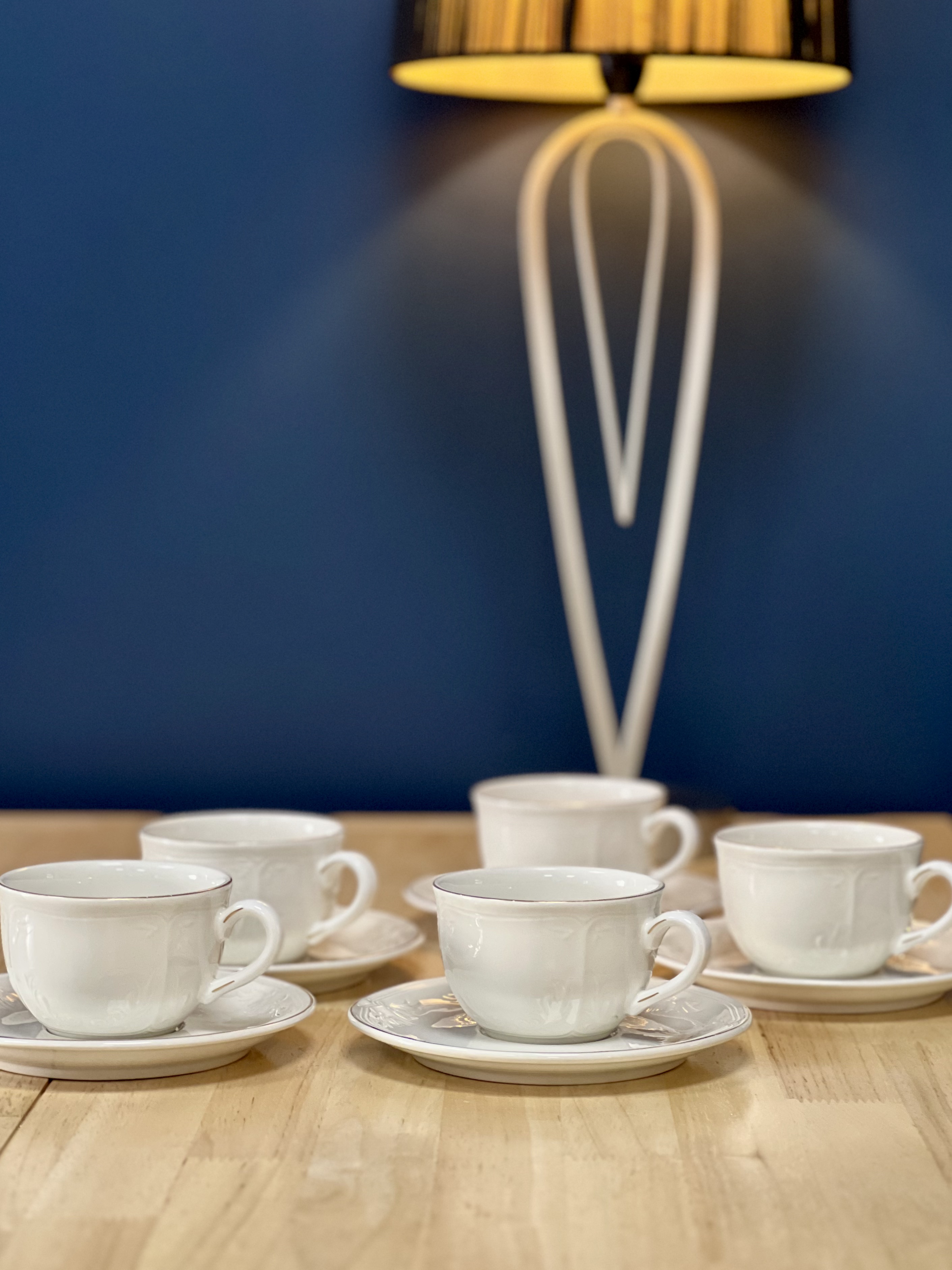 Porcelianiniai "Villeroy and Boch" puodeliai su lėkštutėmis