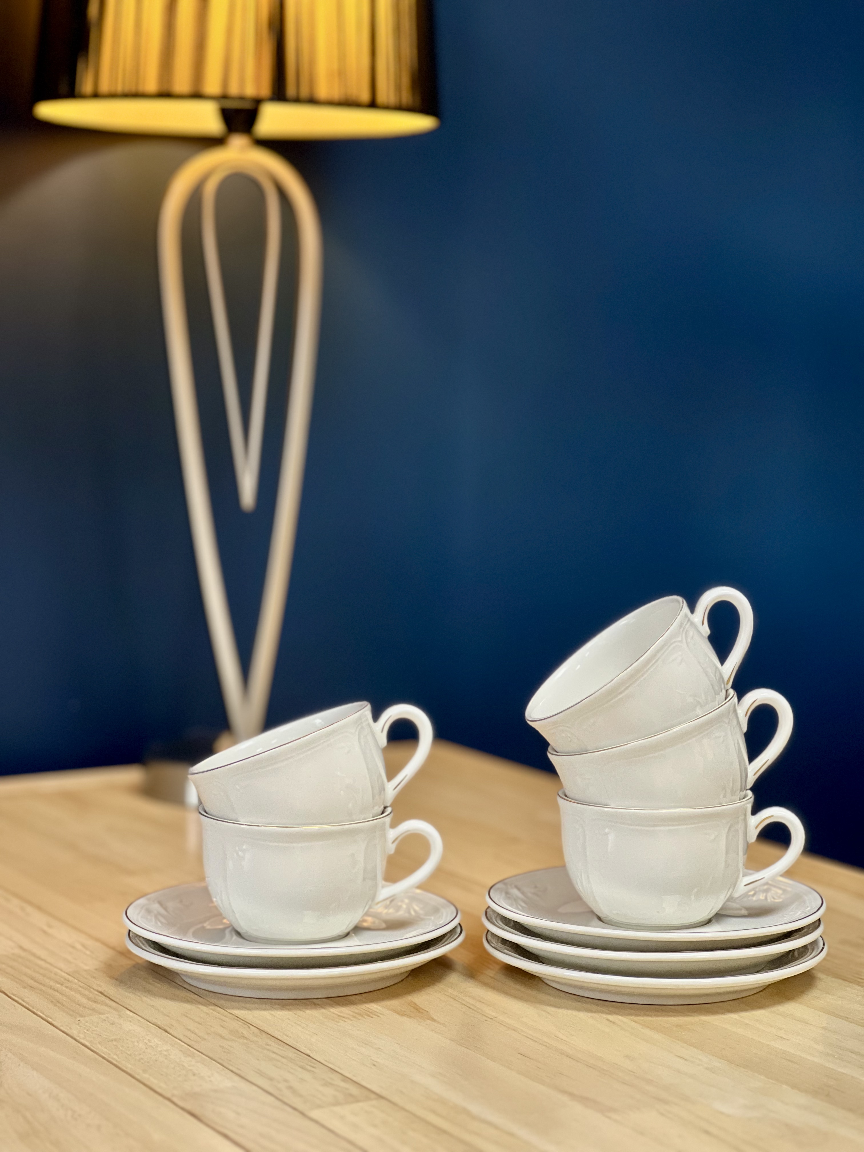 Porcelianiniai "Villeroy and Boch" puodeliai su lėkštutėmis