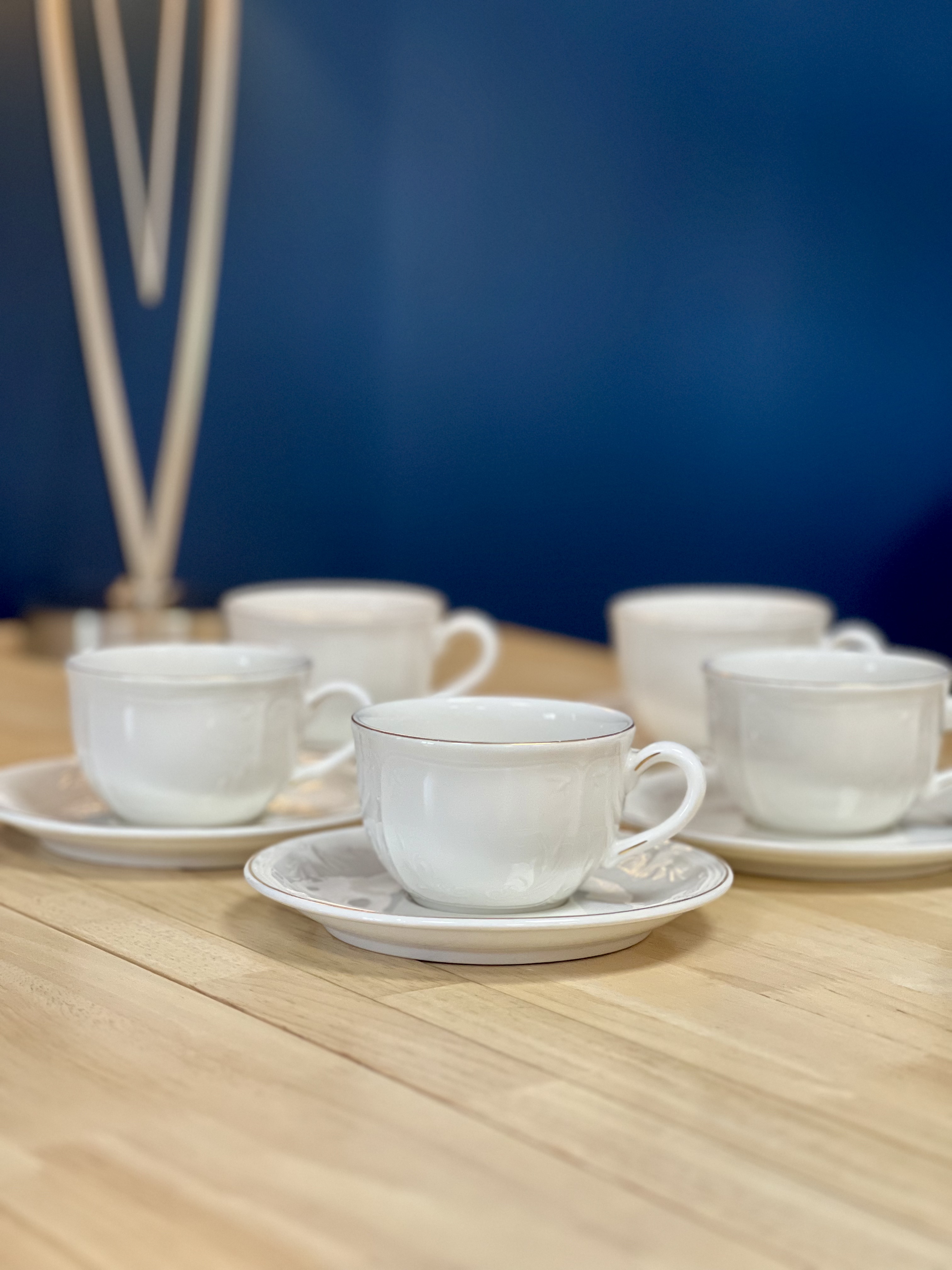 Porcelianiniai "Villeroy and Boch" puodeliai su lėkštutėmis