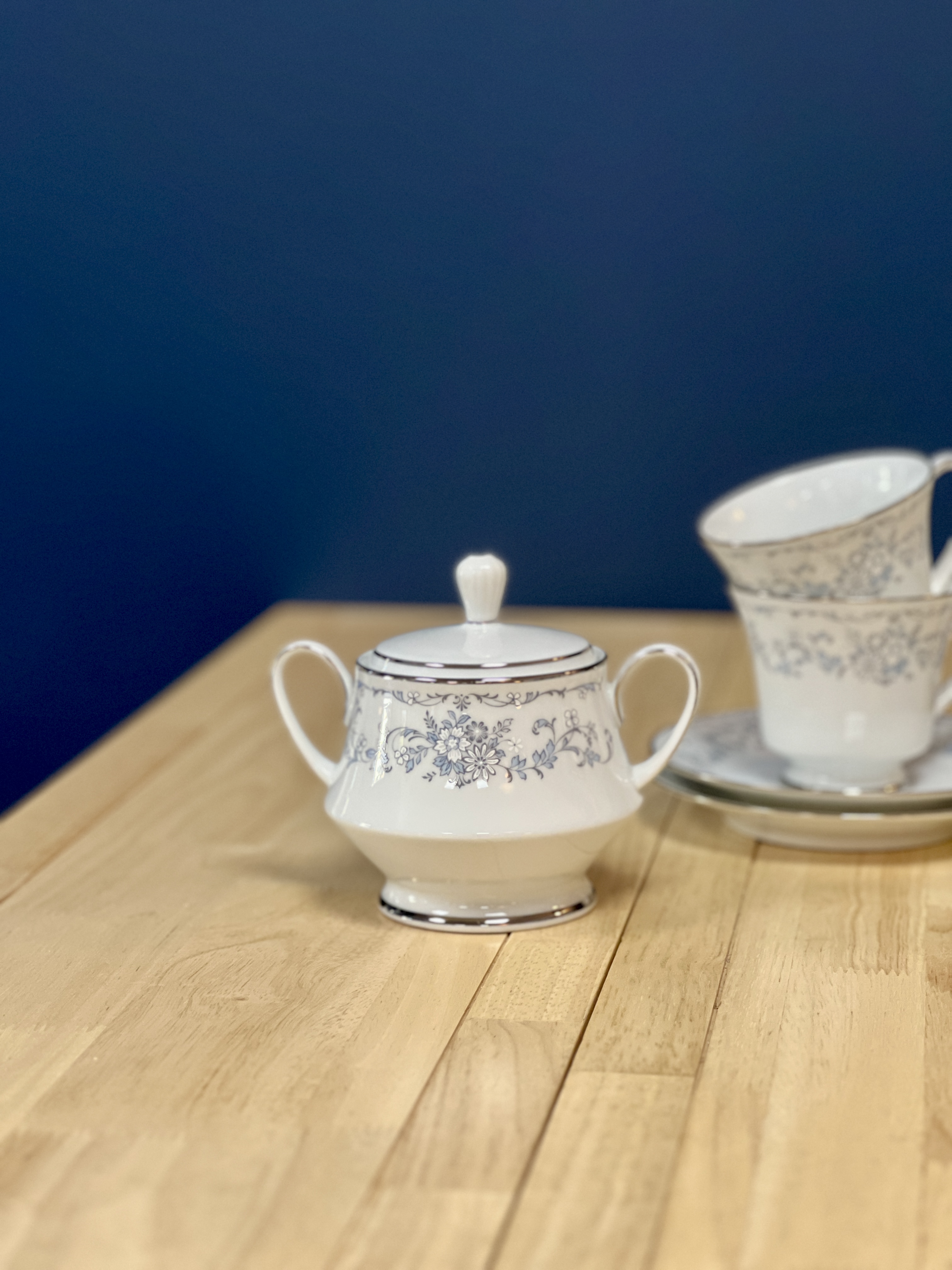 "Noritake" porcelianinis arbatos/ kavos servizas