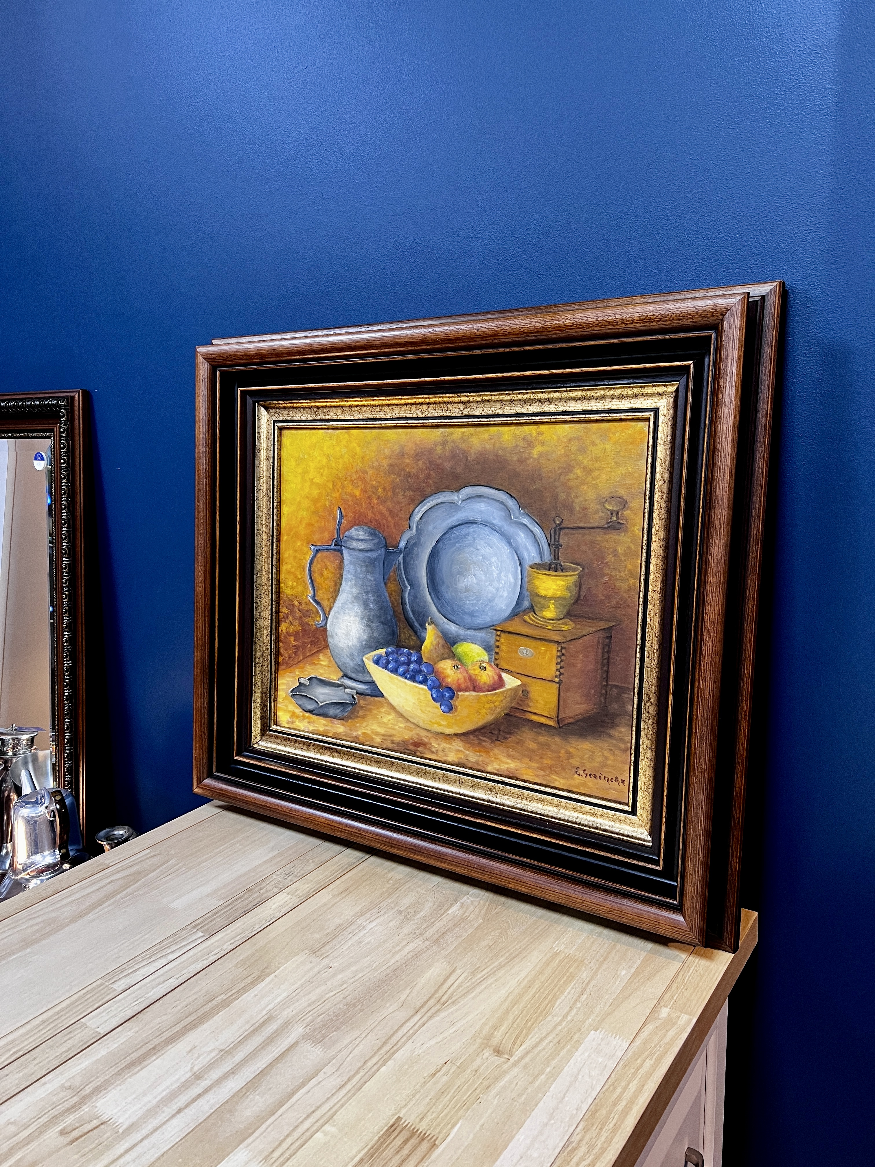 Natiurmortas išskirtiniame mediniame rėme