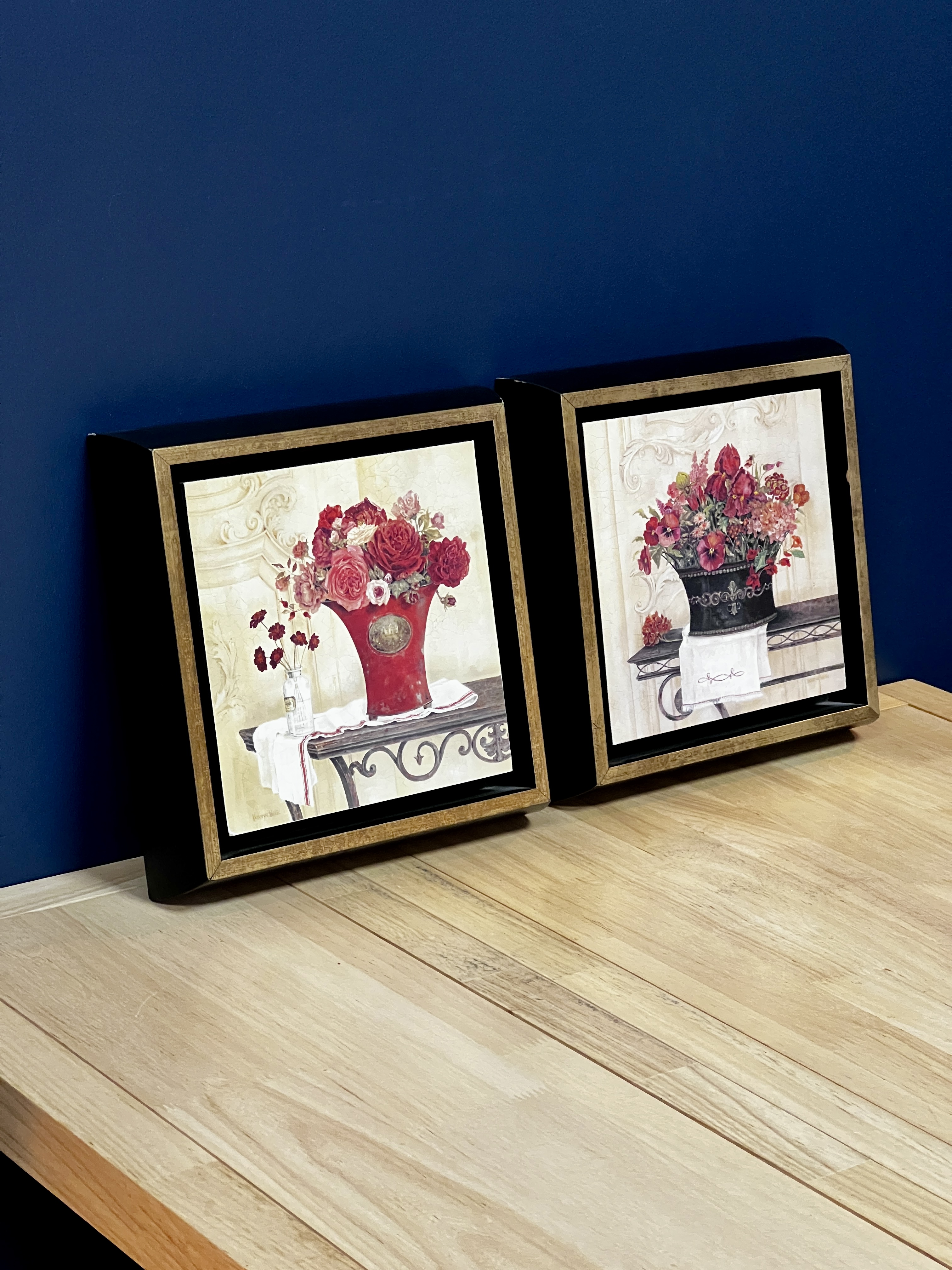 Kathryn White paveiksliukai mediniuose rėmuose