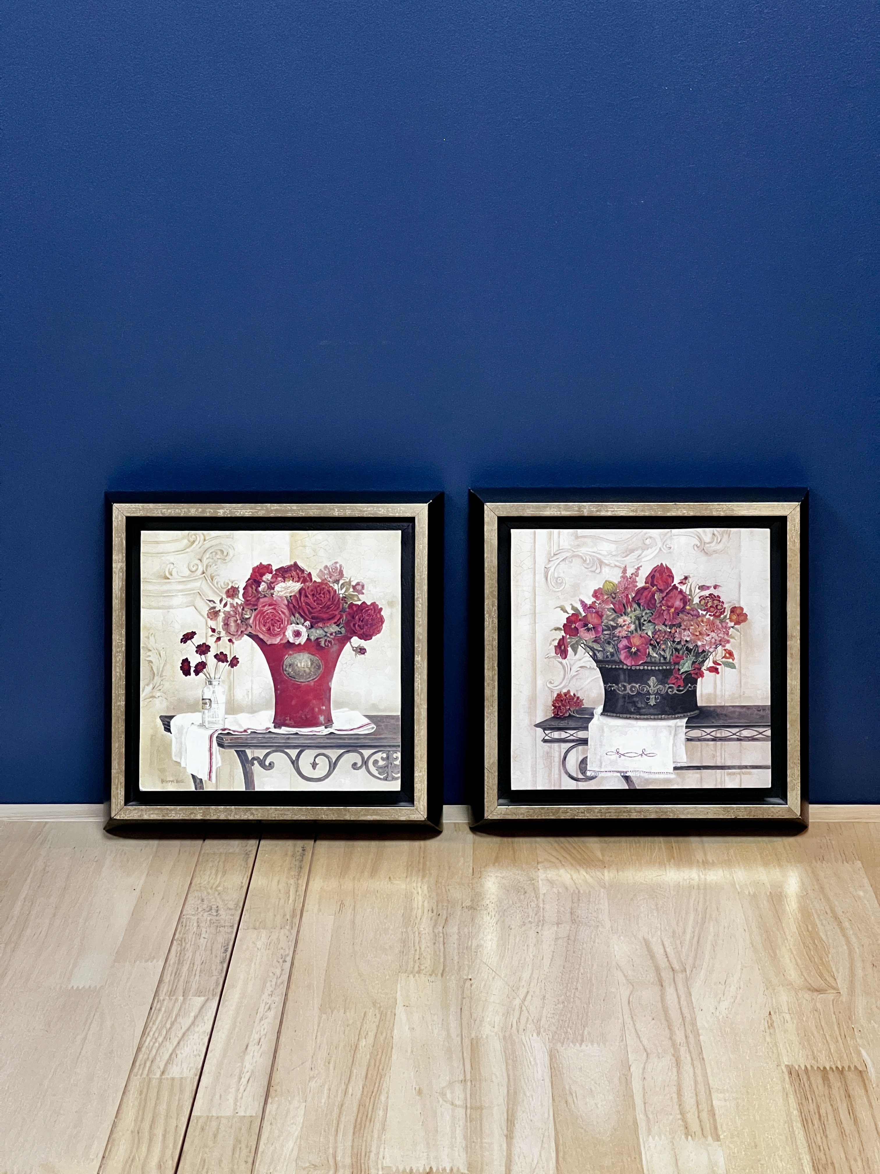 Kathryn White paveiksliukai mediniuose rėmuose