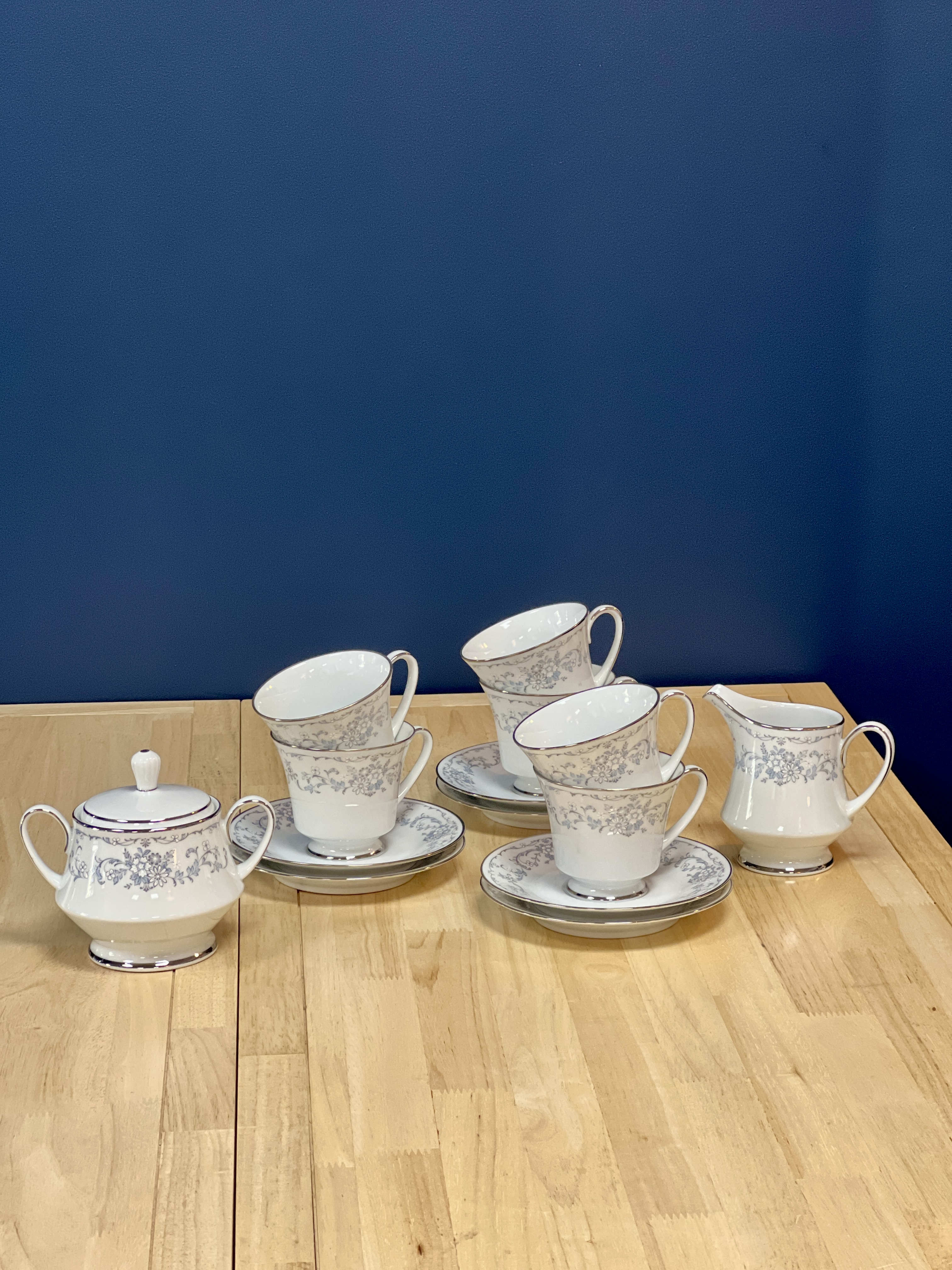 "Noritake" porcelianinis arbatos/ kavos servizas