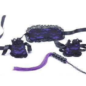 PURPLE LACE MASK AND WRIST RESTRAINT SET