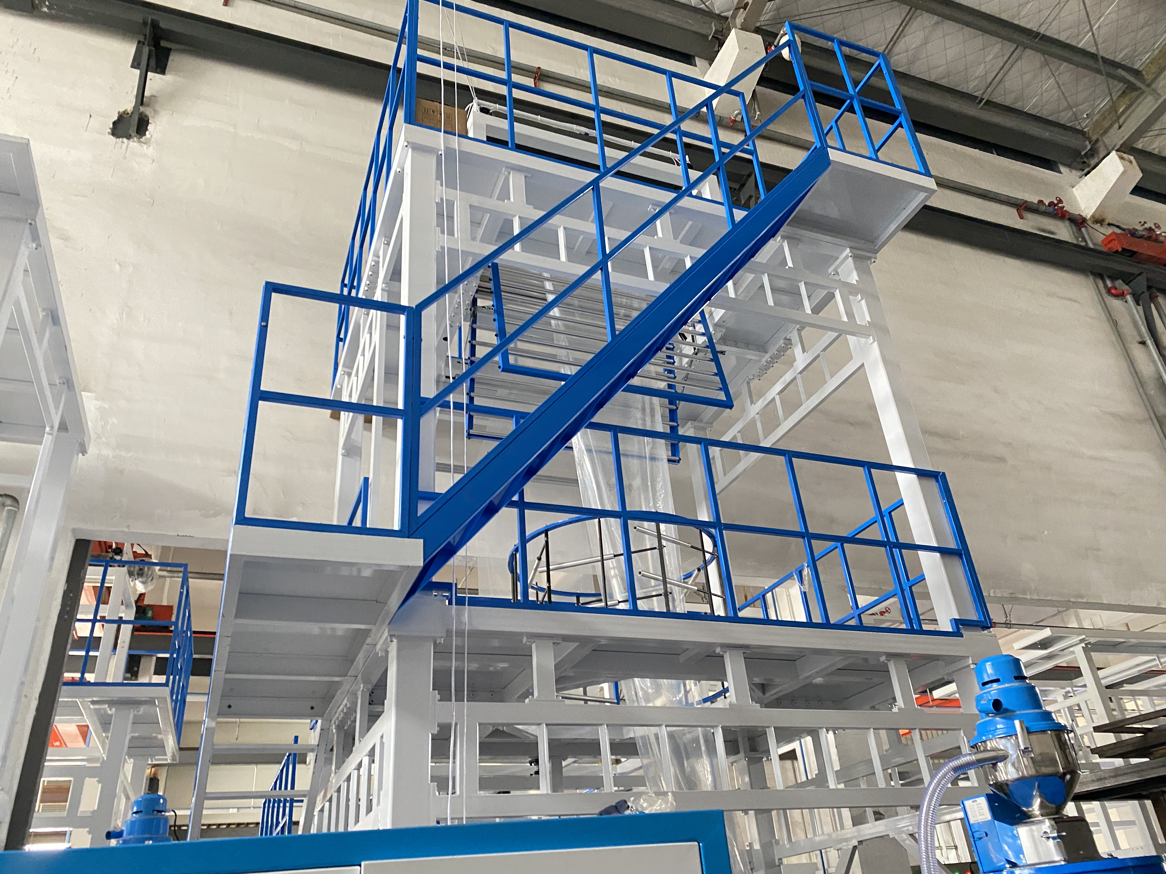 Three Layers Co-extrusion Film Blowing Machine