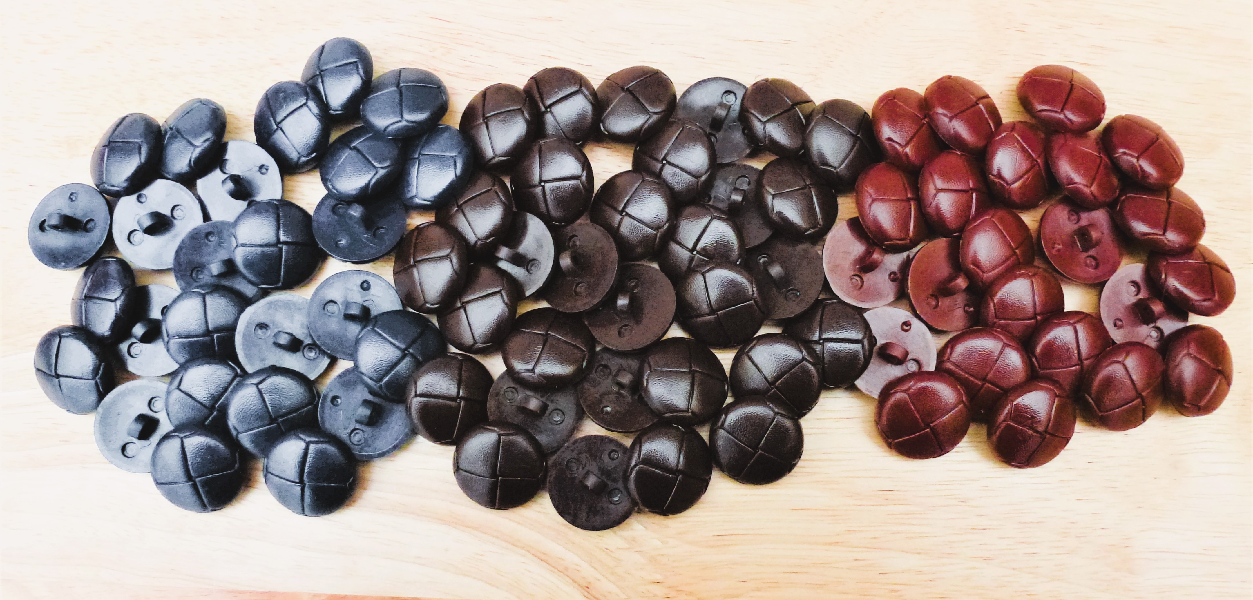 FOOTBALL Style Adults Buttons 23mm