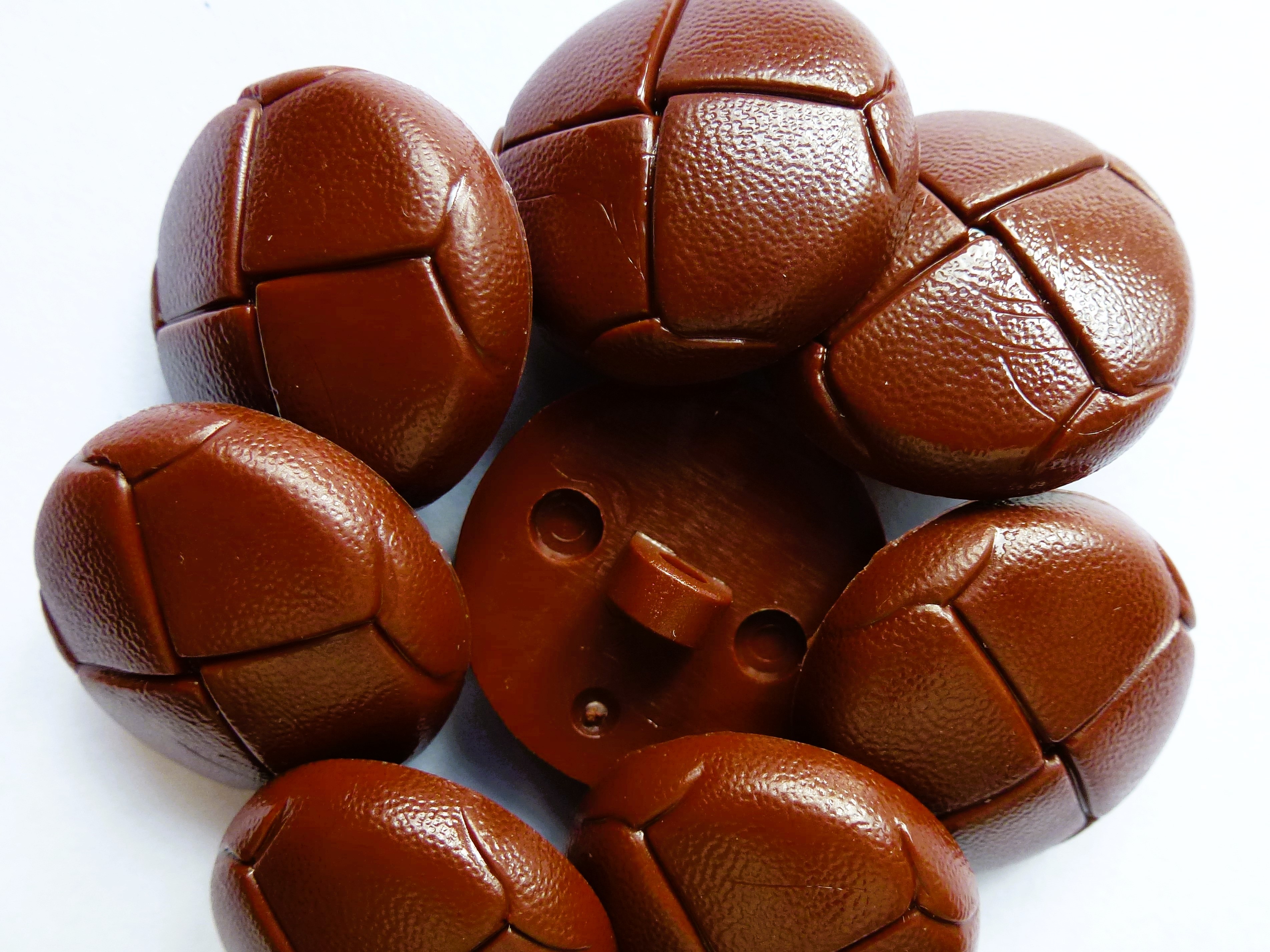 FOOTBALL Style Adults Buttons 23mm