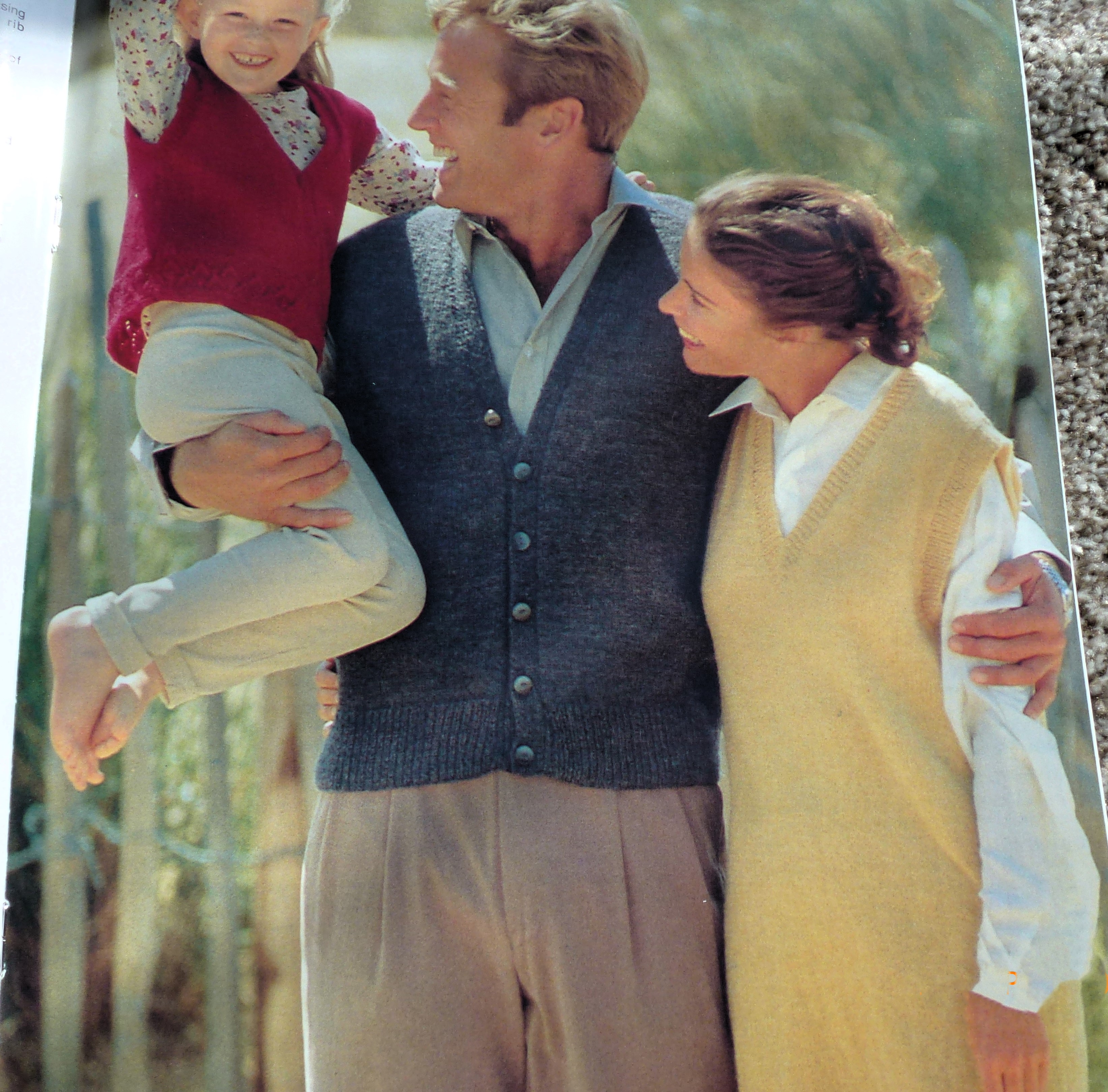 BOOK - Teddy 613 in 4 ply, DK or ARAN