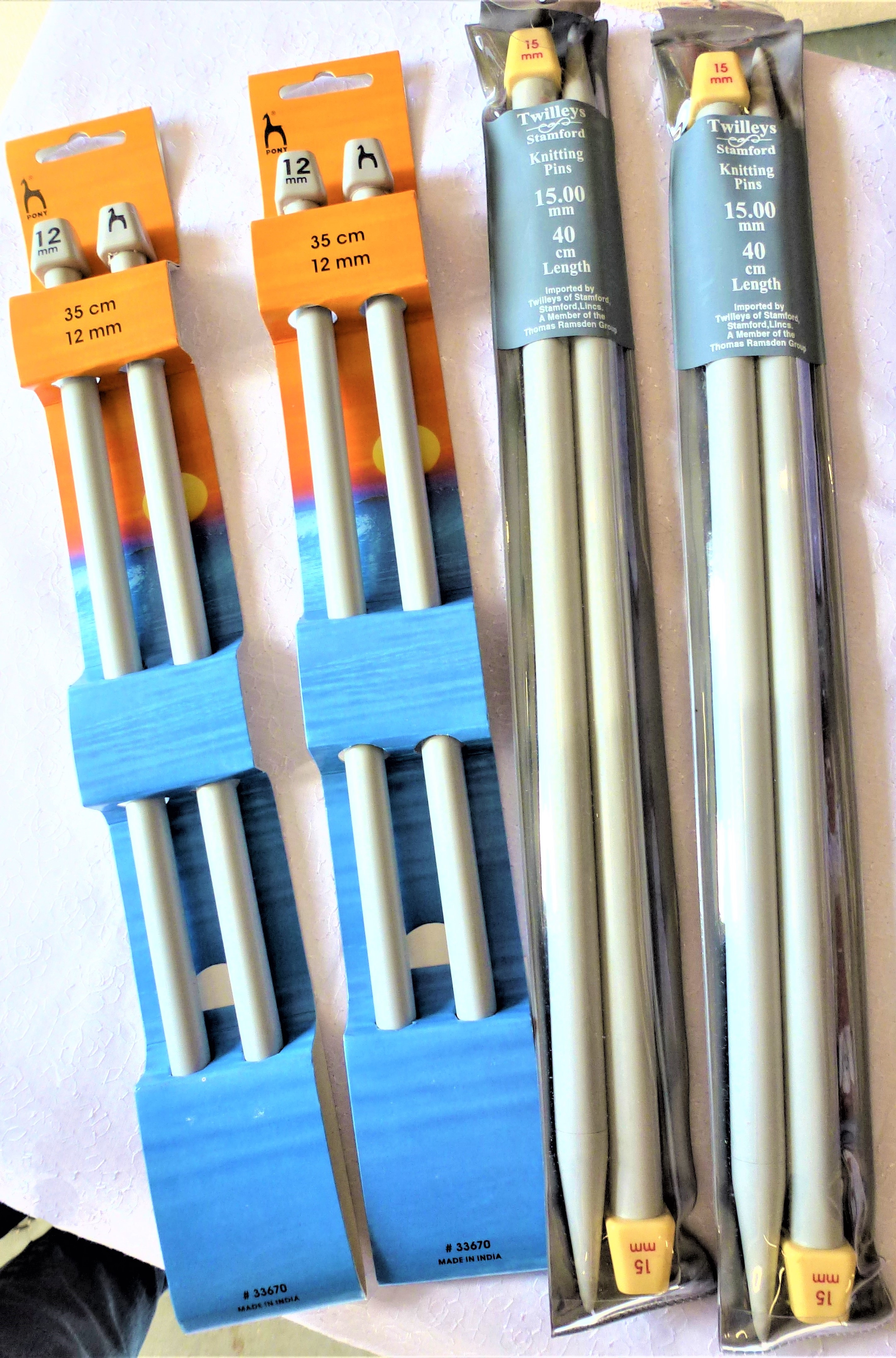 KNITTING NEEDLES Large 12mm & 15mm - Plastic