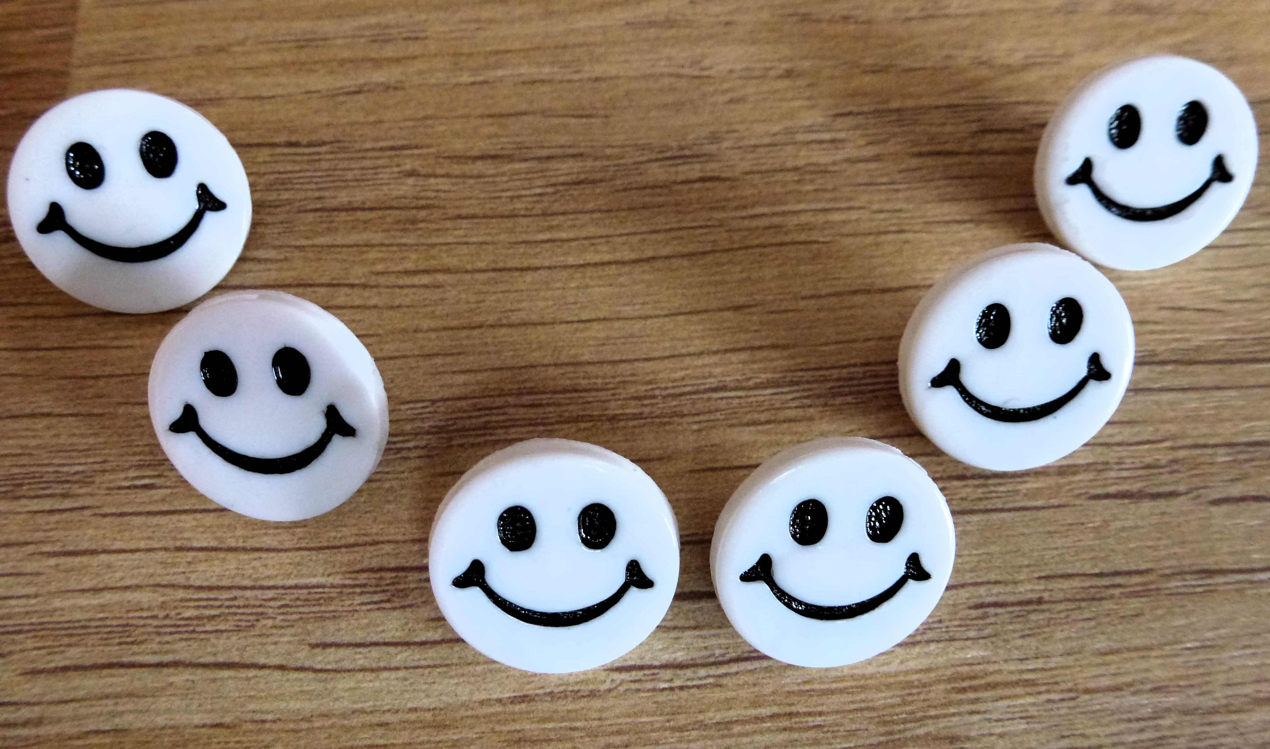 SMILEY FACE Buttons 15mm