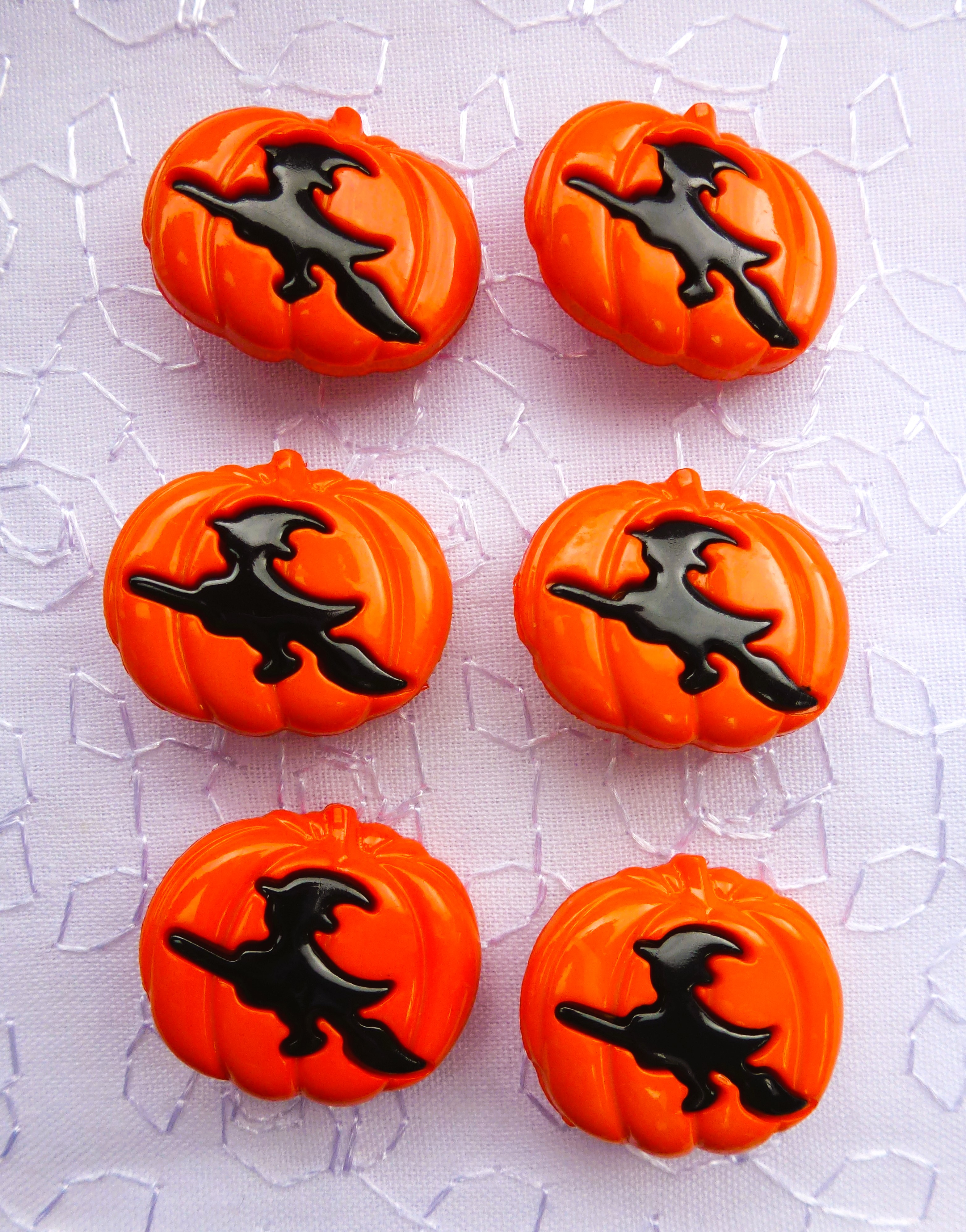 HALLOWEEN Buttons - Assorted Designs