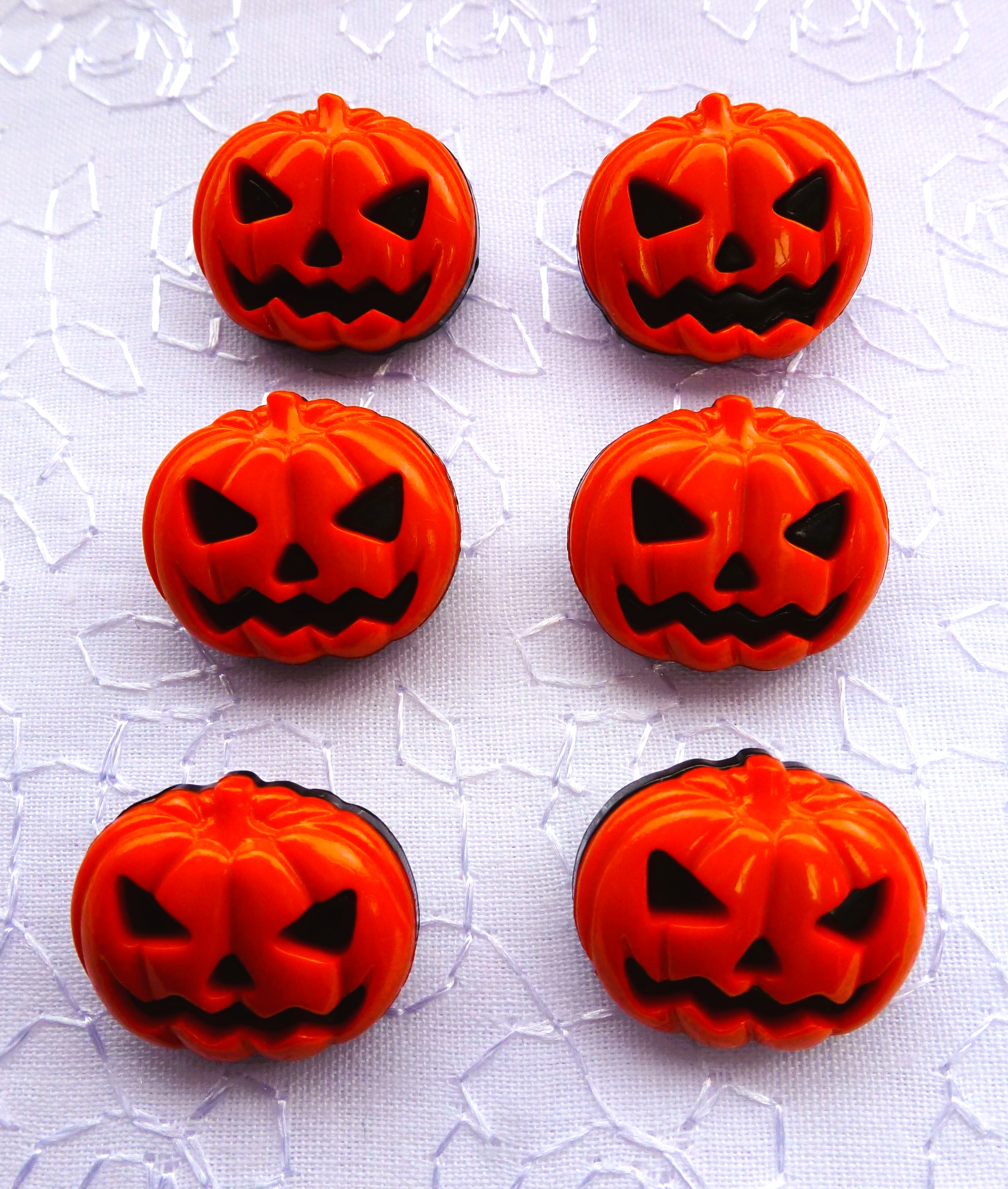 HALLOWEEN Buttons - Assorted Designs