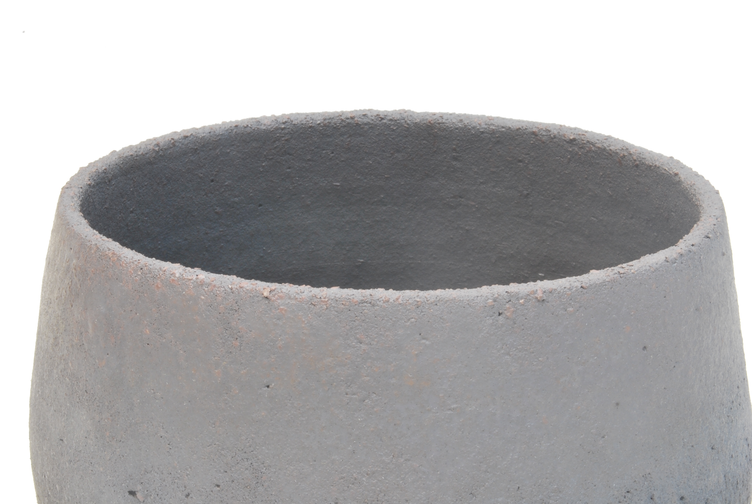 Grès noir mat pierreux