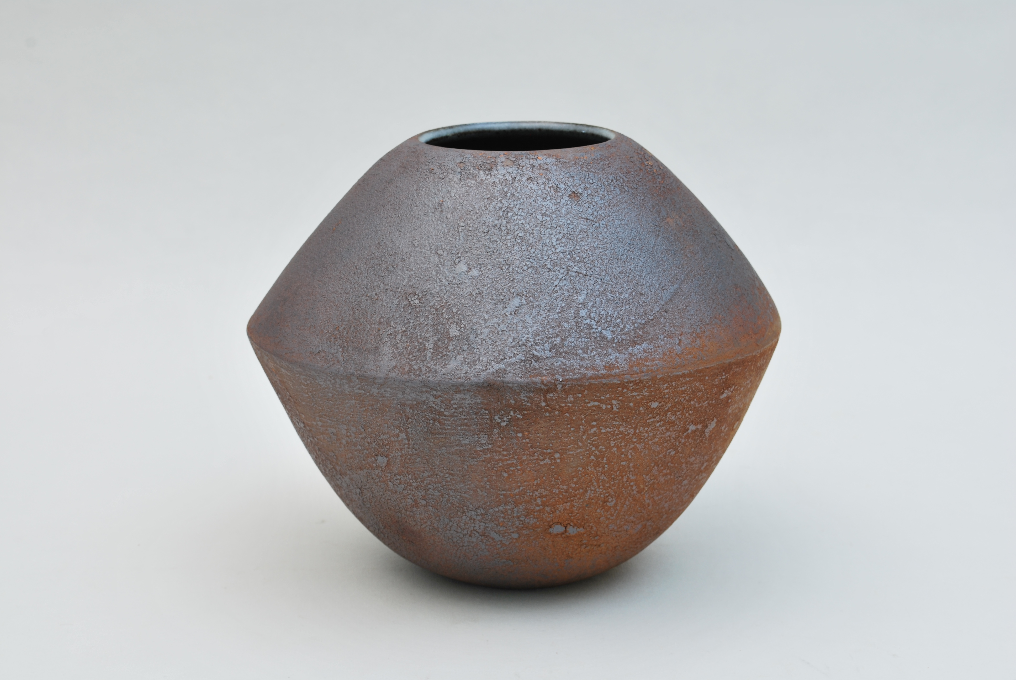 Vase en céramique rustique