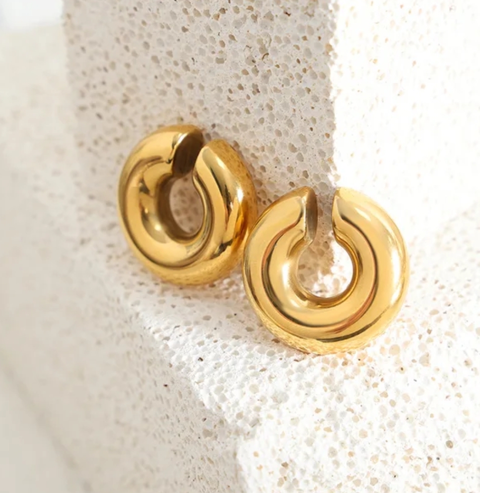  Lyana chunky ear cuffs