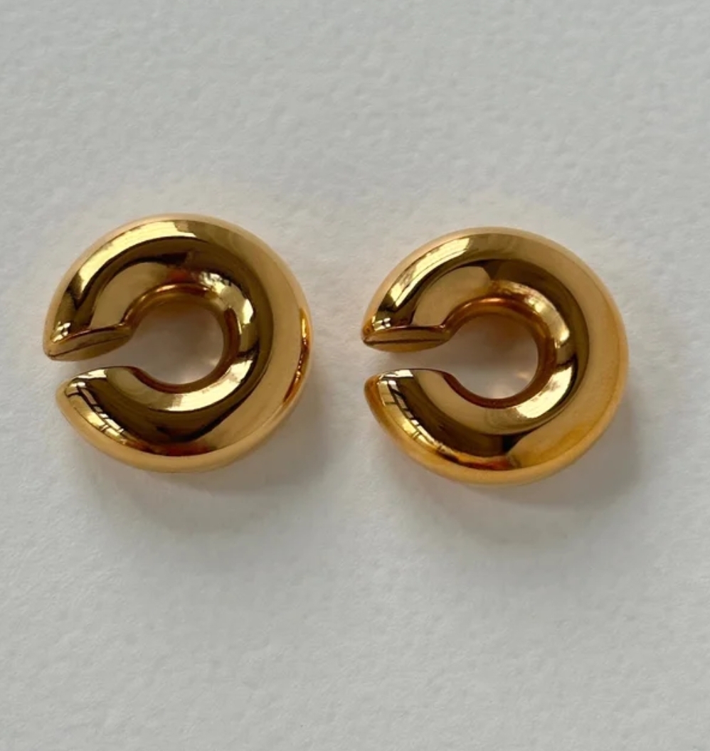  Lyana chunky ear cuffs