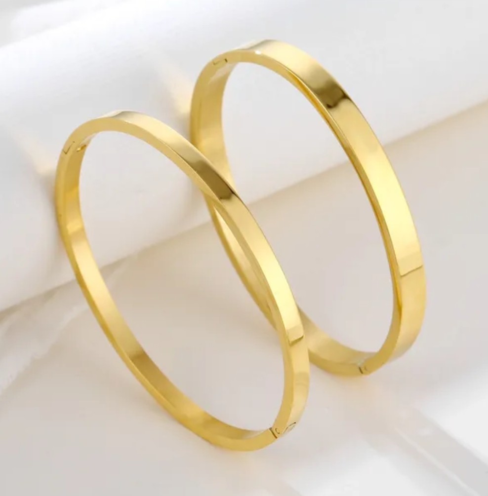 PLAIN bangles