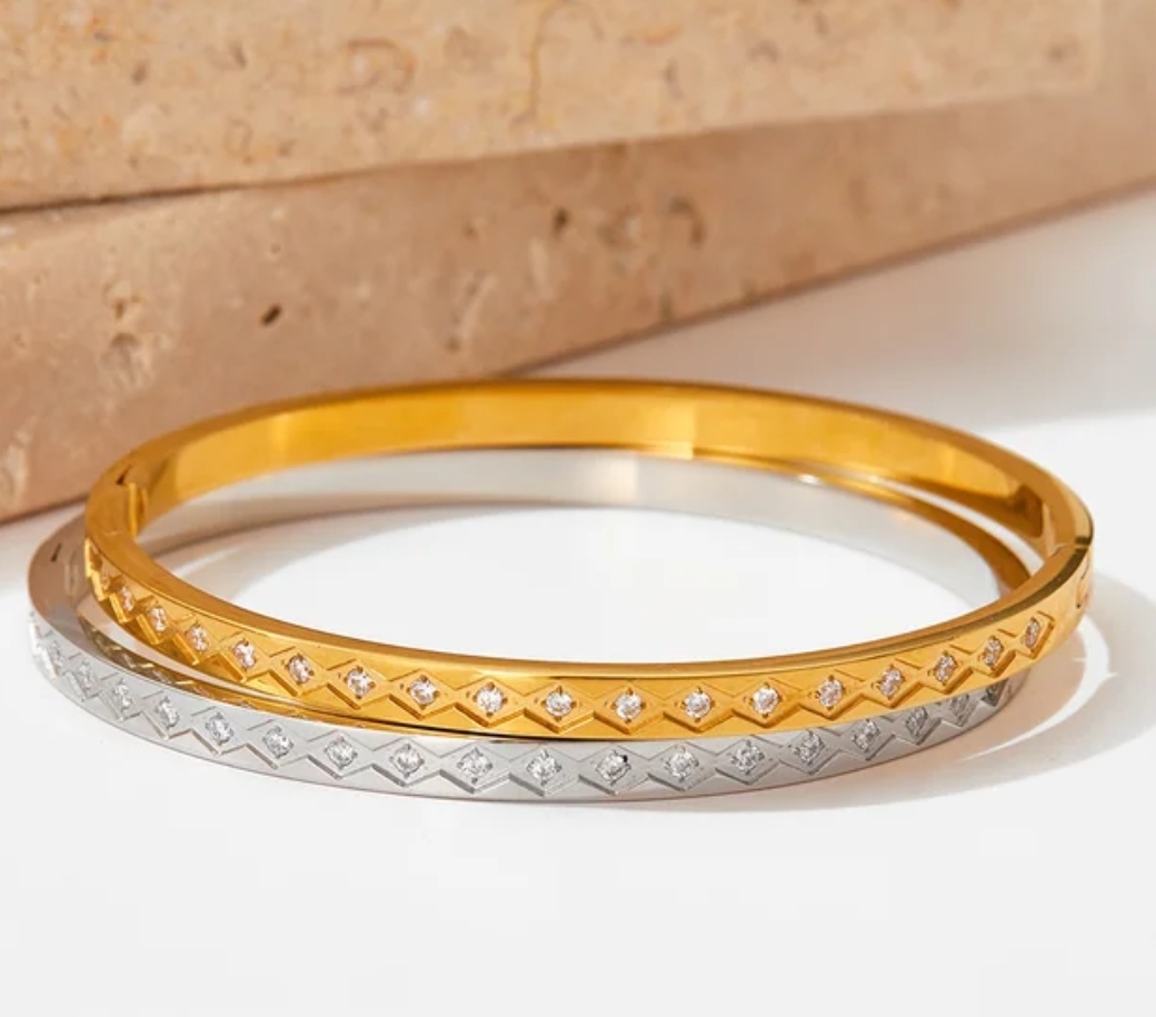 DIAMOND SHAPE ZIRCON bangle 