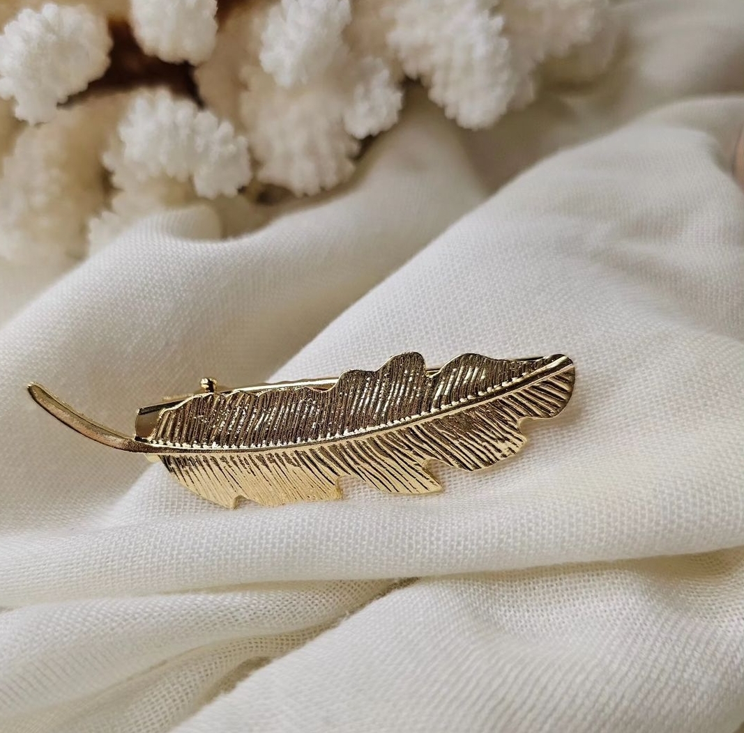 FEATHER HAIR PIN