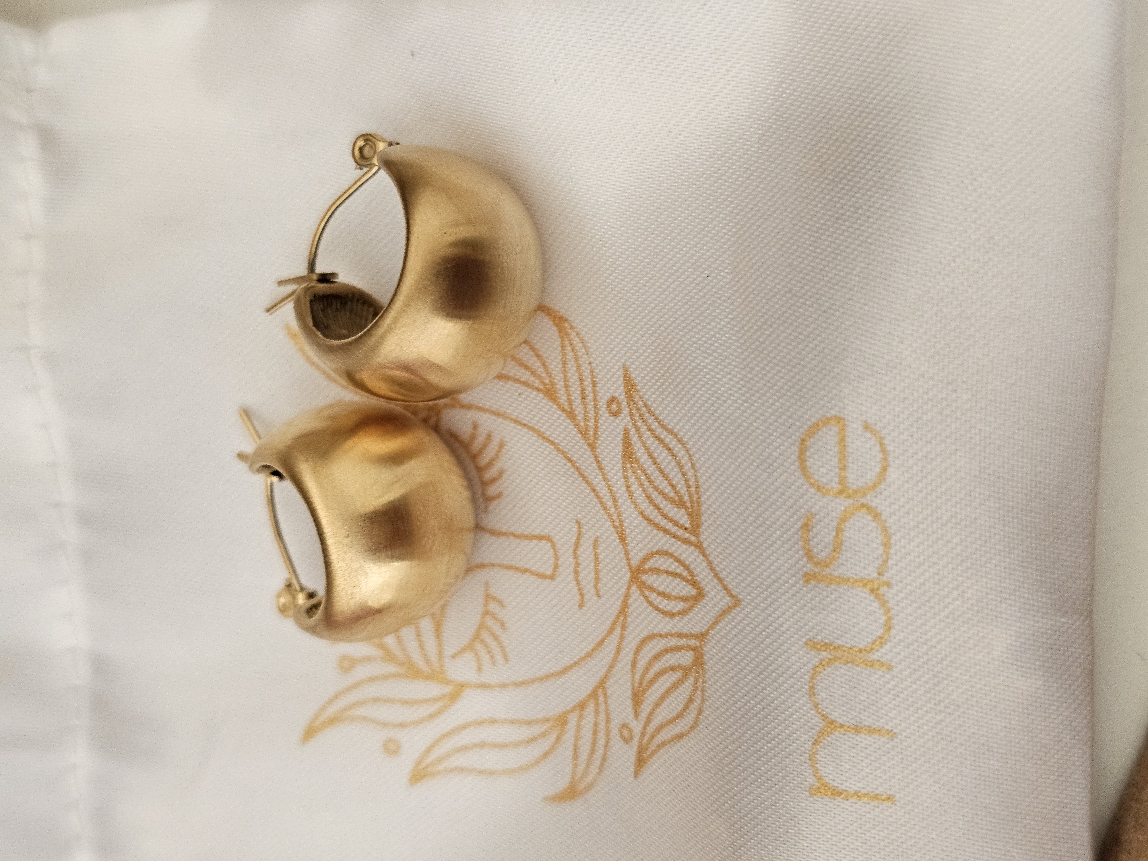 HILARY MATTE earrings 