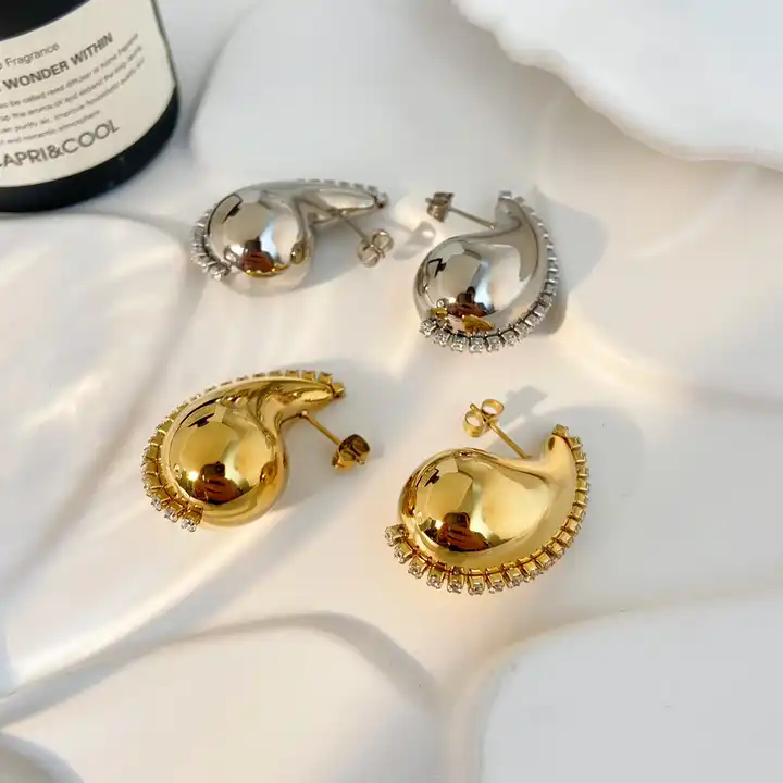 CROWNED TEARDROP earring 