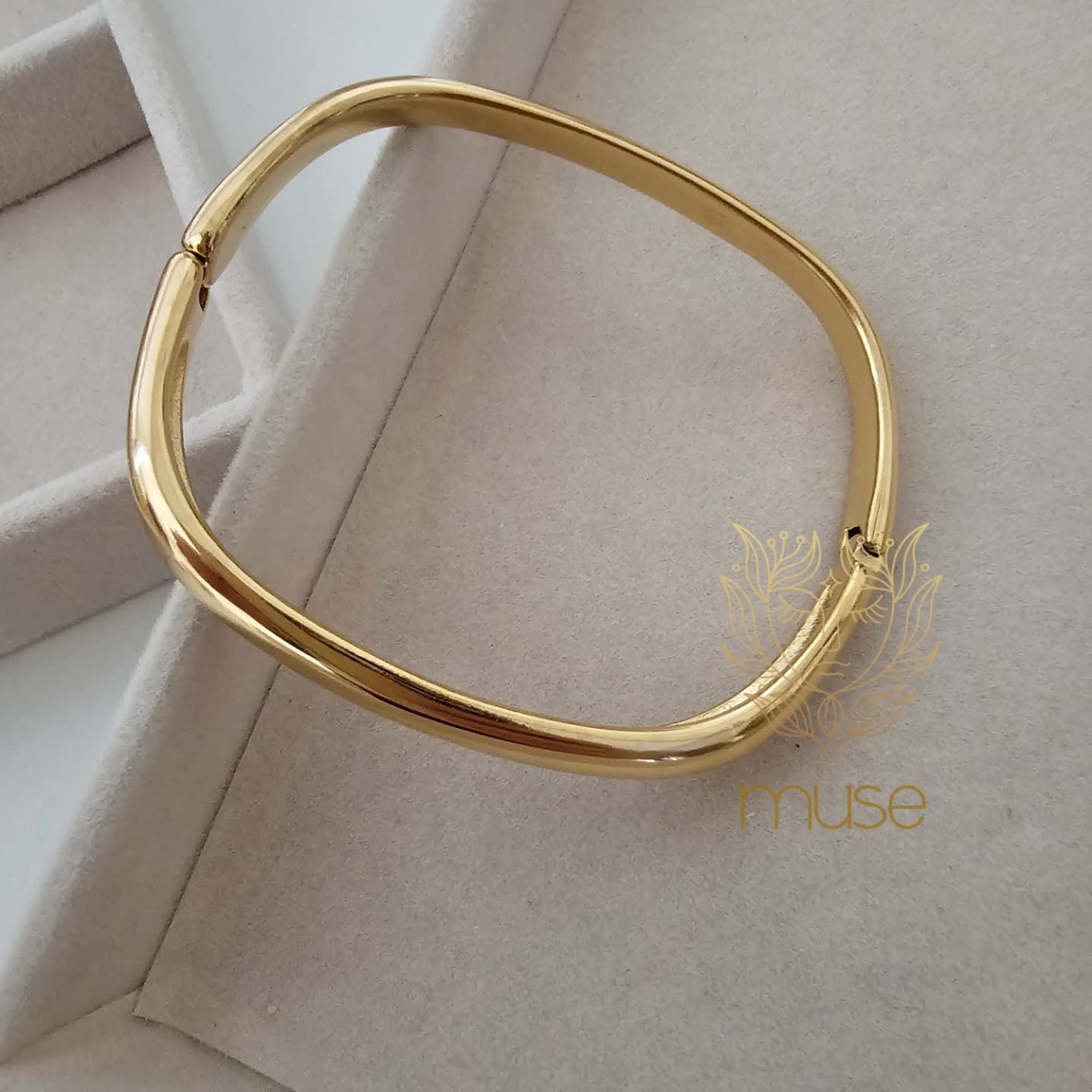 DESZI BANGLE