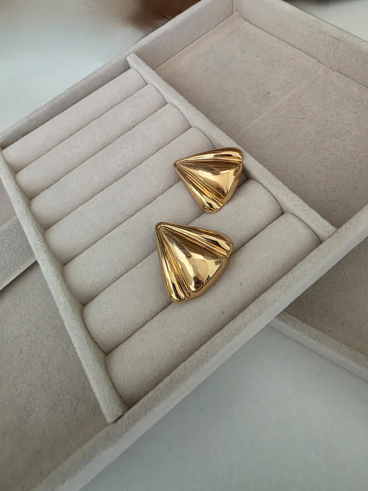 TRIANGLE  EARRINGS 