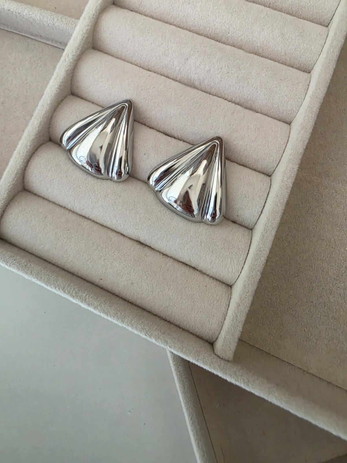 TRIANGLE  EARRINGS 